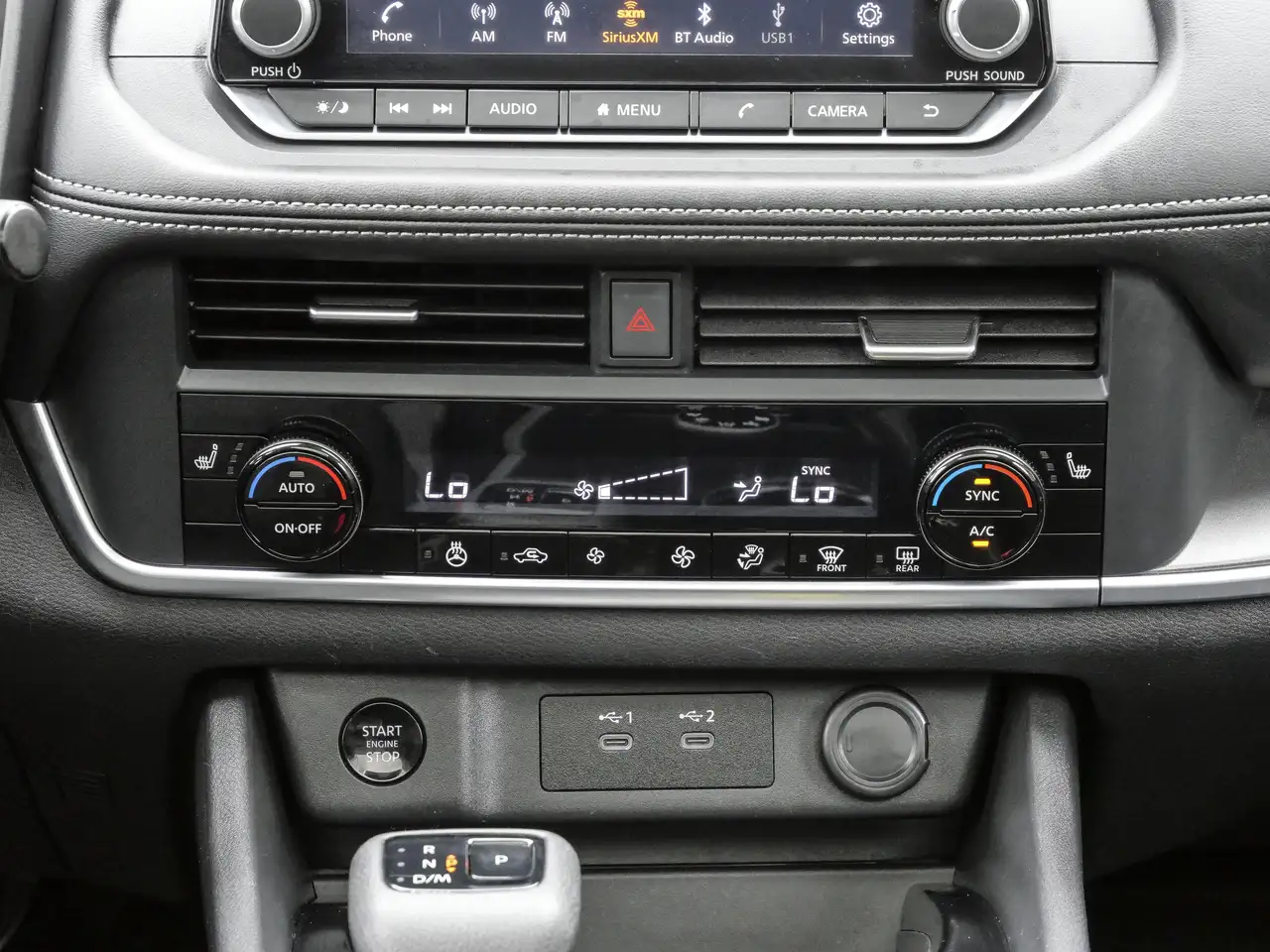 Nissan Rogue fotografie Nissan Rogue