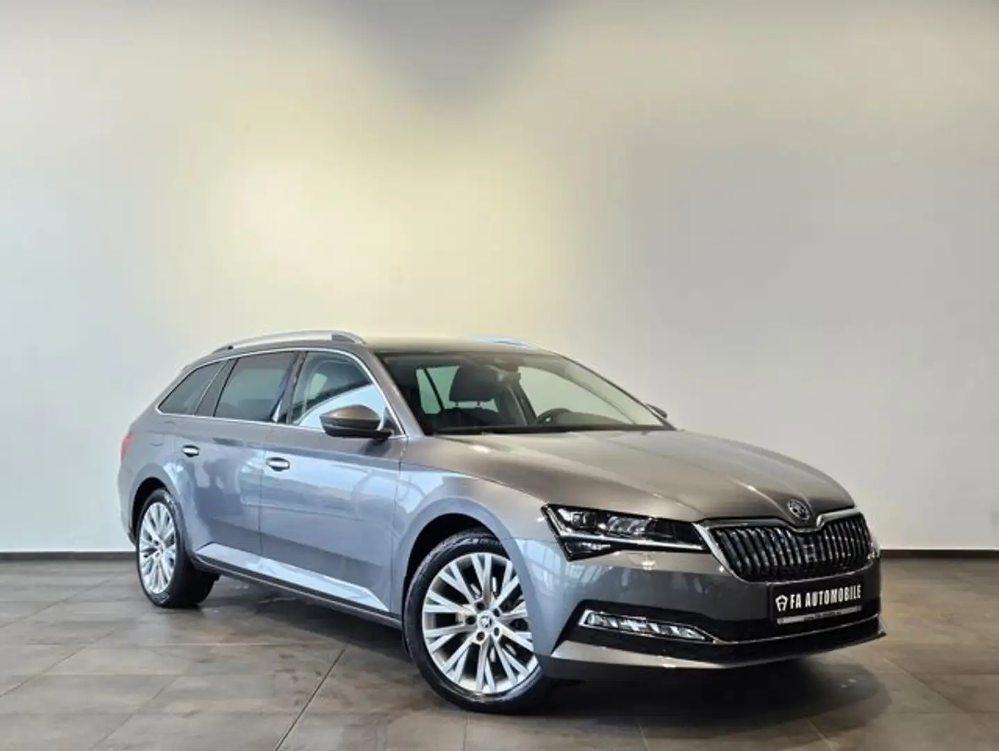 Skoda Superb Sport Matrix Navi Virtual Kameras AHK ACC Gris - 2