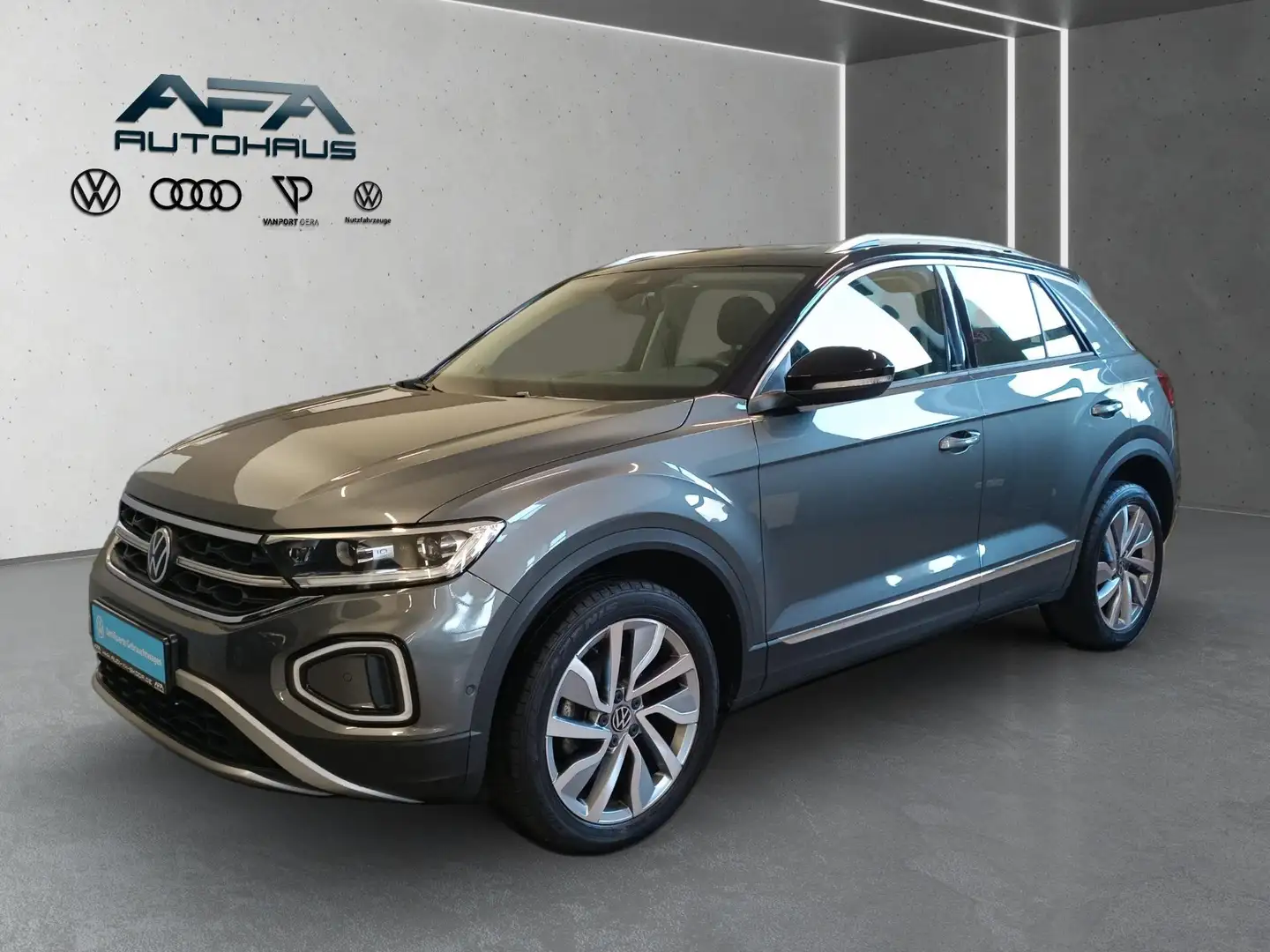 Volkswagen T-Roc 1.5 TSI Style DSG Pano*RFK*IQ.Light*LM18*BEATS Gris - 2