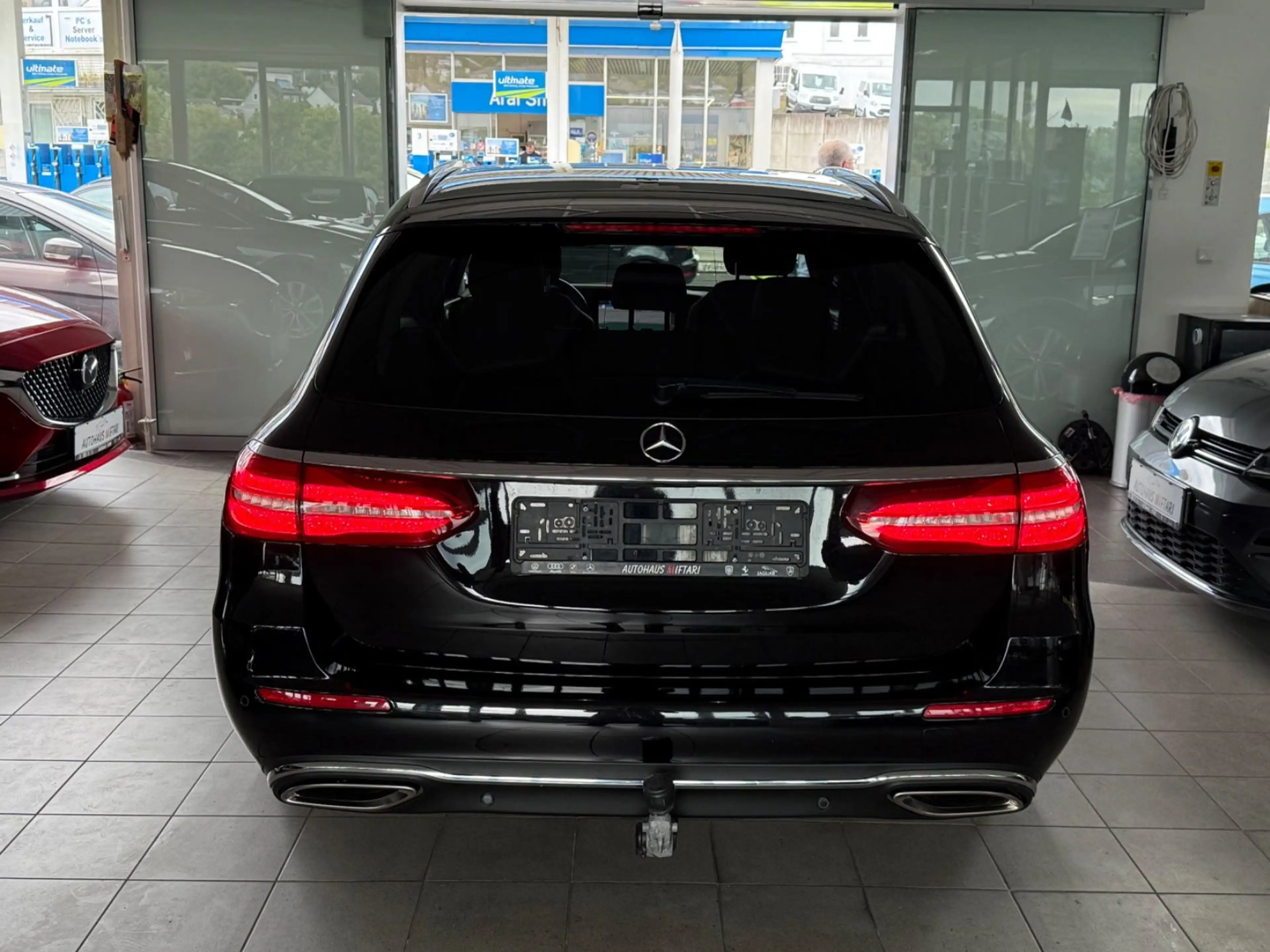 Mercedes-Benz E 250 T Avantgarde LED AHK Kamera Burmester Lede — photo 8