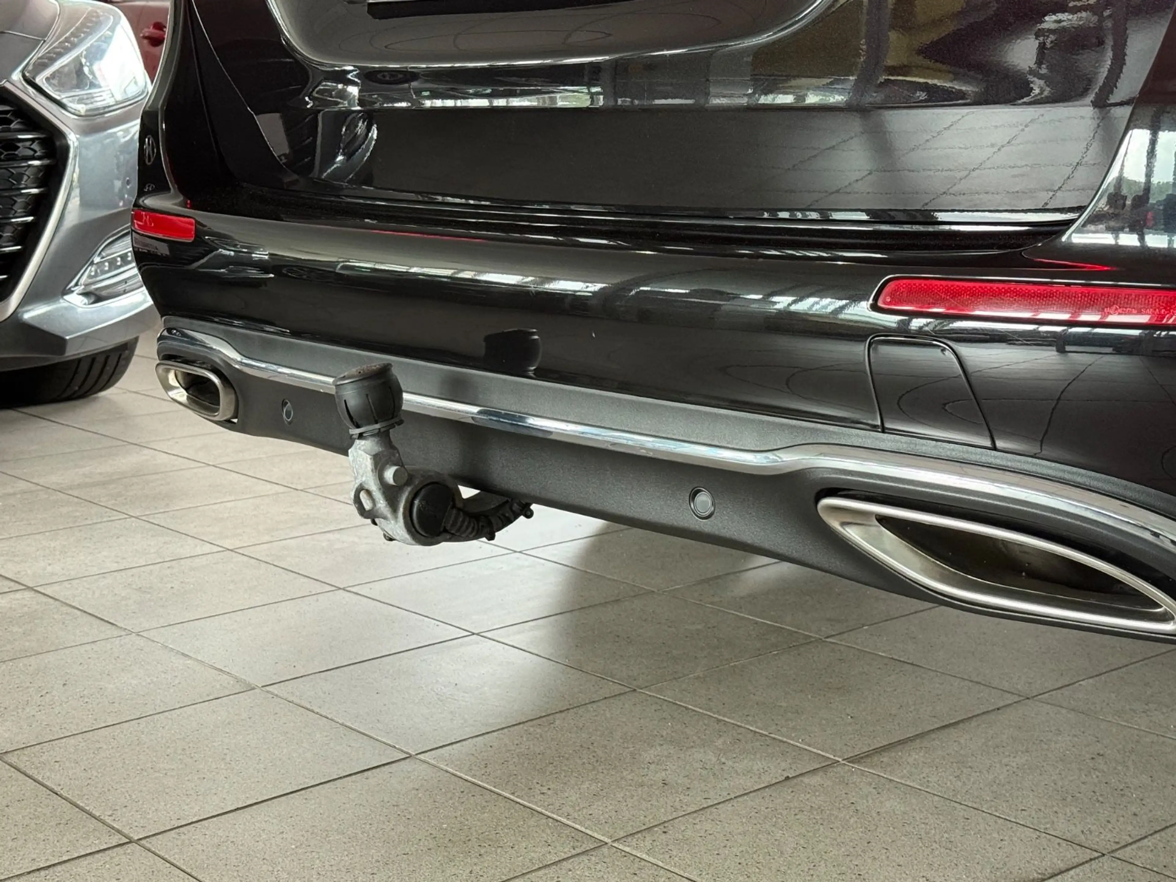 Mercedes-Benz E 250 T Avantgarde LED AHK Kamera Burmester Lede — photo 10