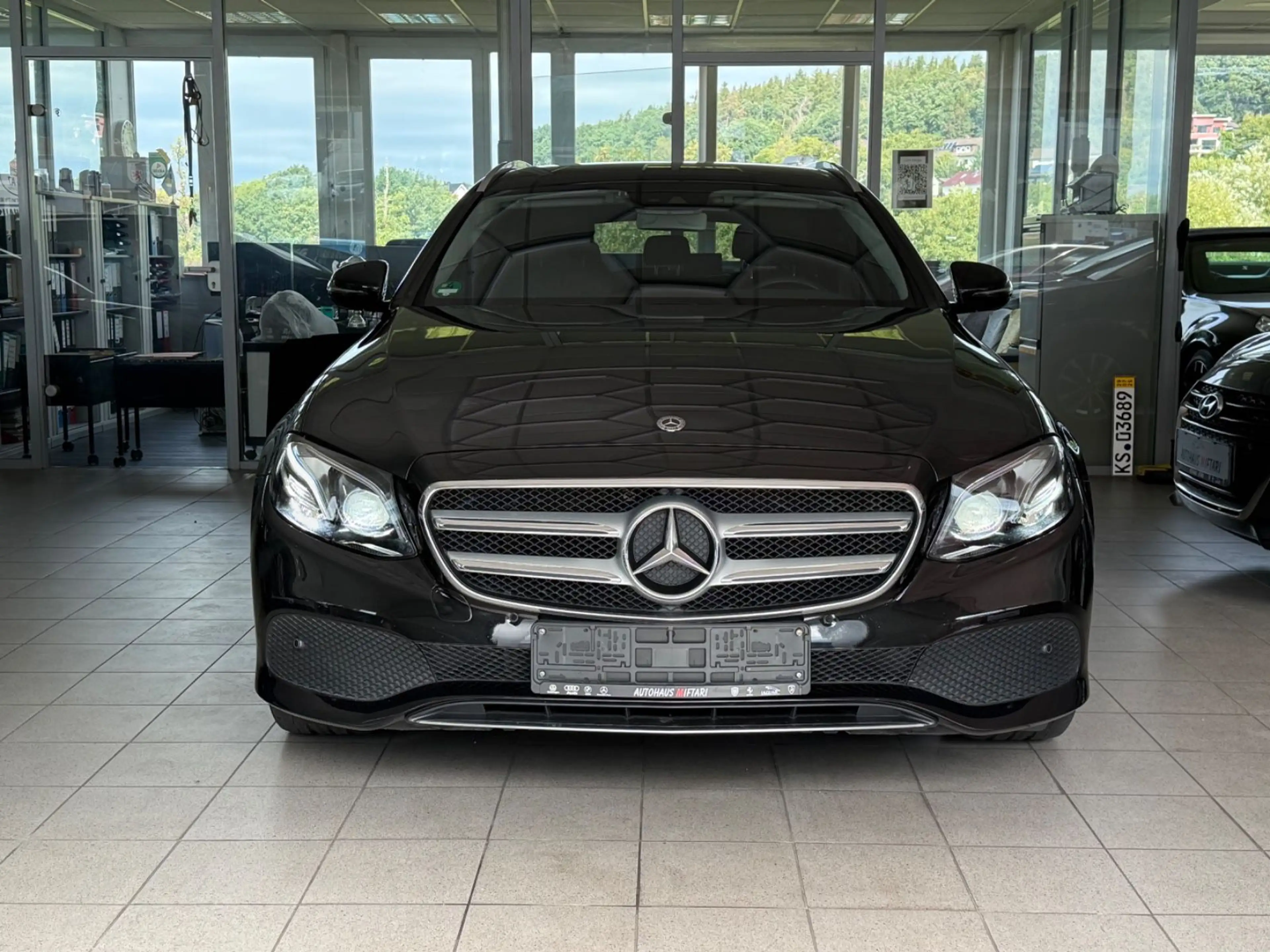 Mercedes-Benz E 250 T Avantgarde LED AHK Kamera Burmester Lede — photo 7