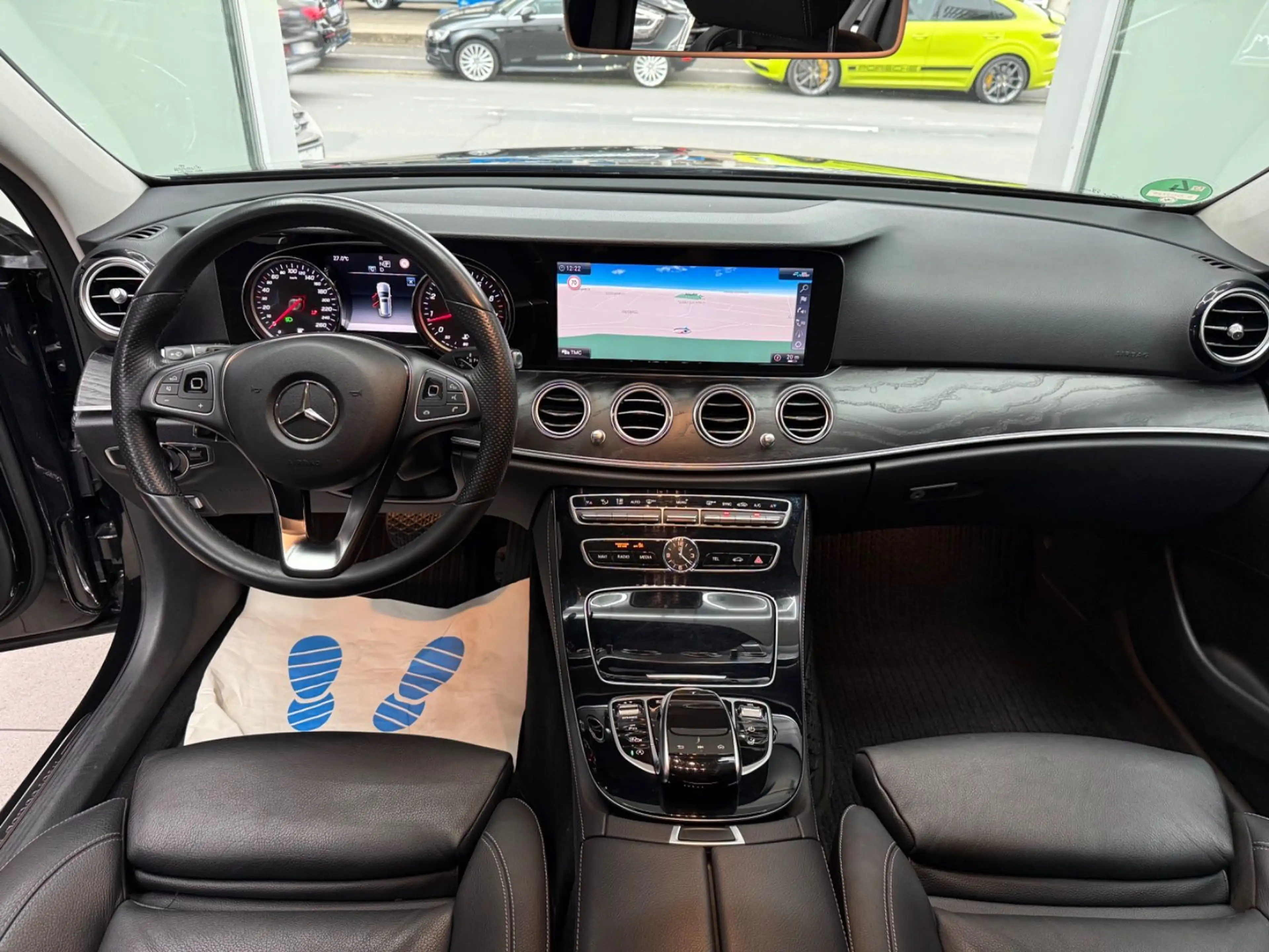 Mercedes-Benz E 250 T Avantgarde LED AHK Kamera Burmester Lede — photo 13