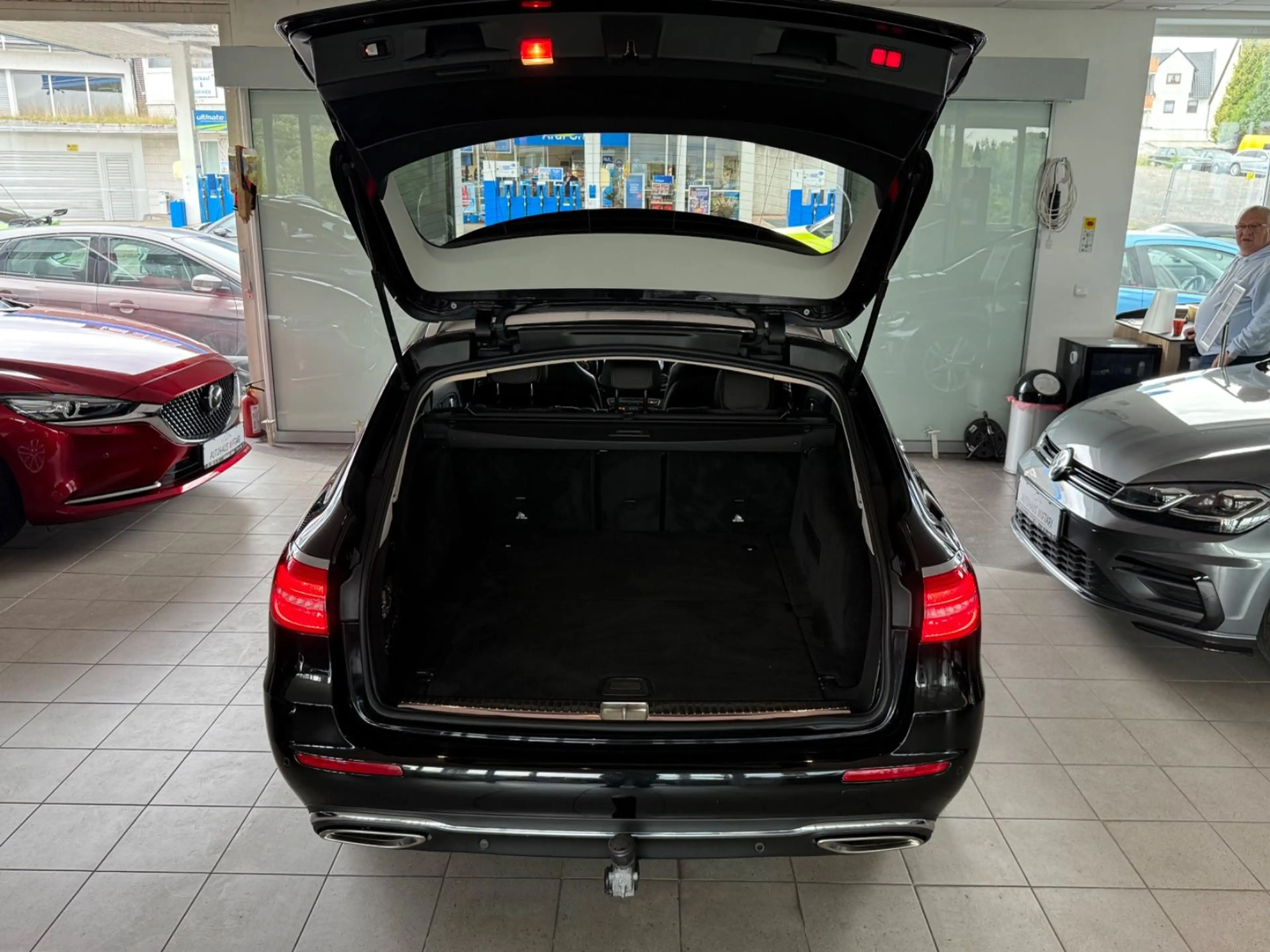 Mercedes-Benz E 250 T Avantgarde LED AHK Kamera Burmester Lede — photo 9
