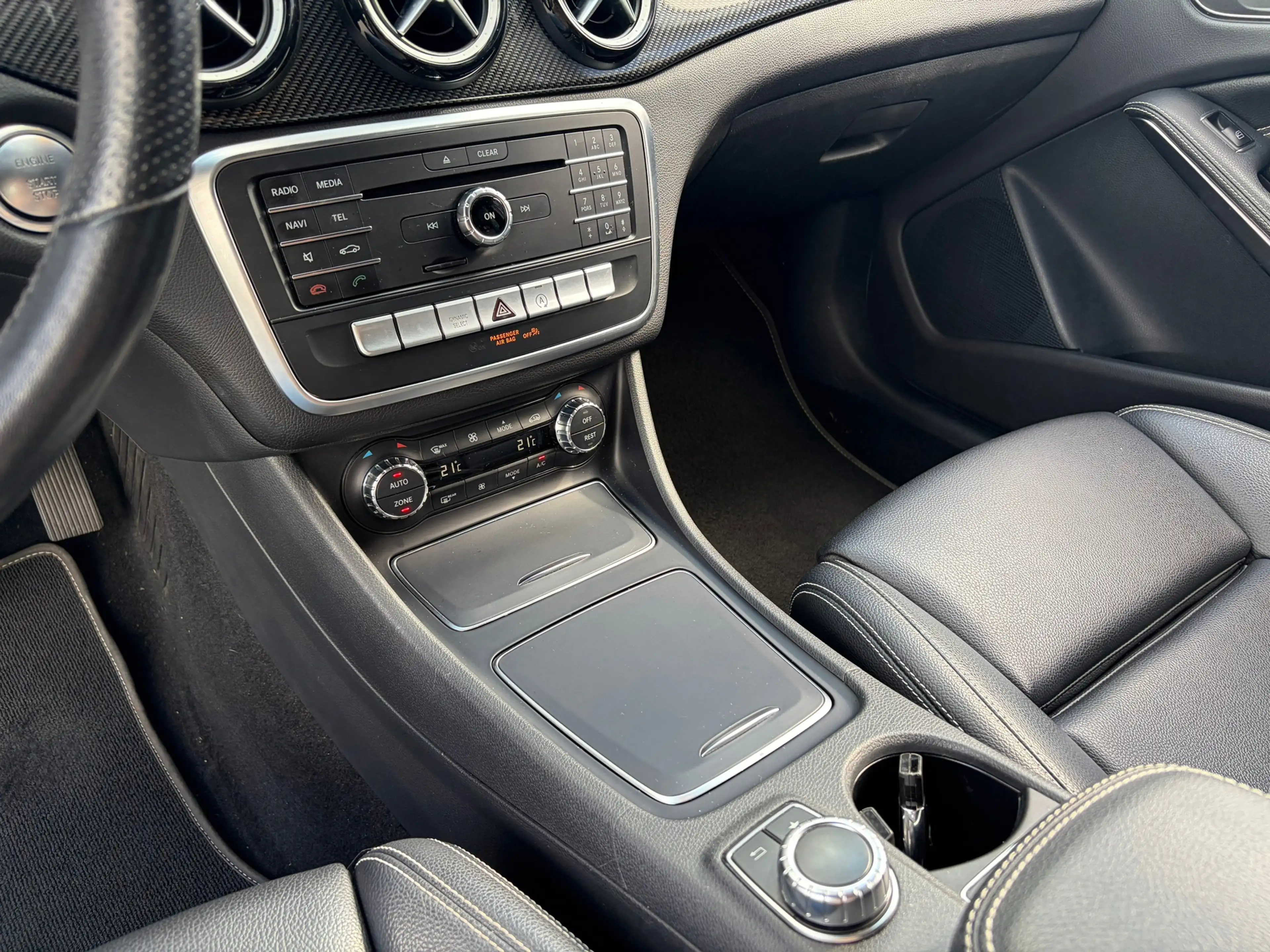 Mercedes-Benz GLA 180 Sport Edition Premium — photo 13