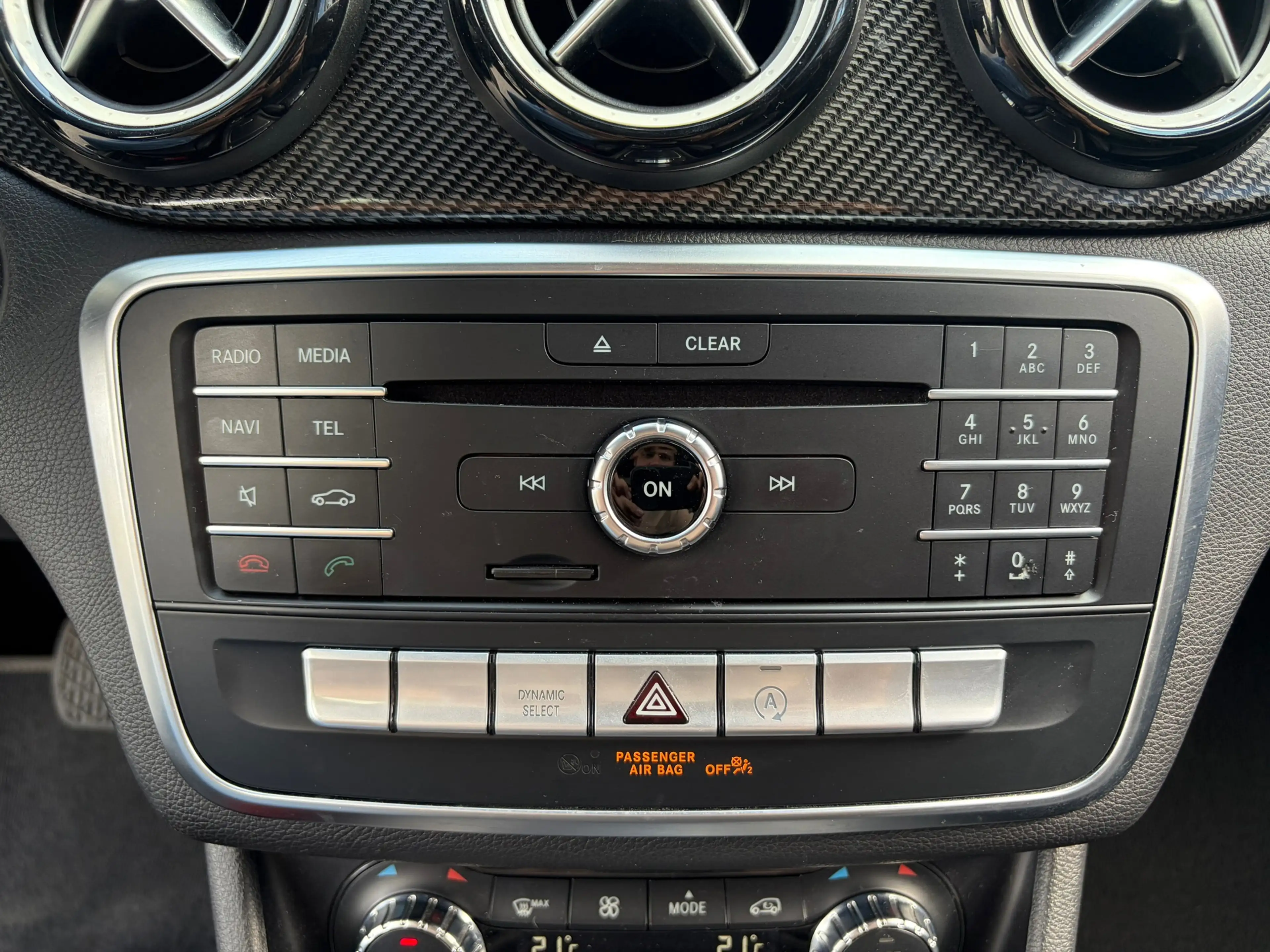 Mercedes-Benz GLA 180 Sport Edition Premium — photo 15