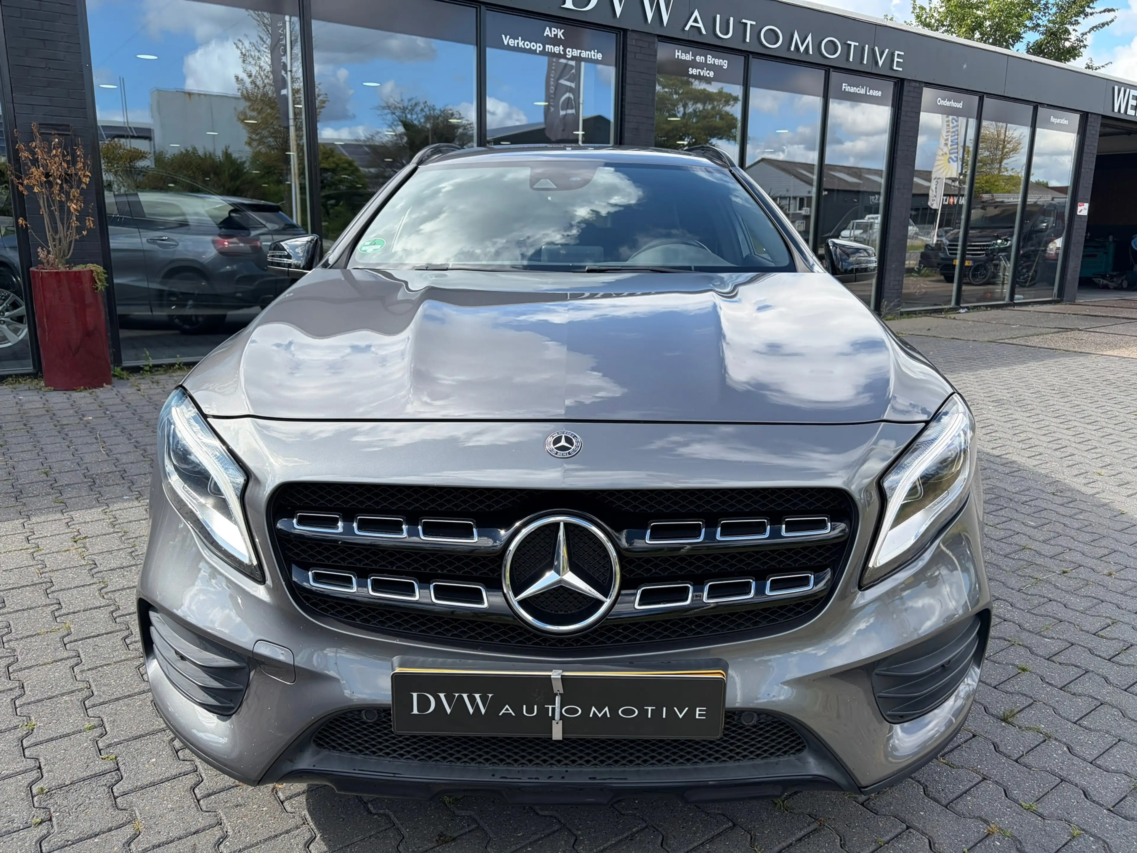 Mercedes-Benz GLA 180 Sport Edition Premium — photo 6