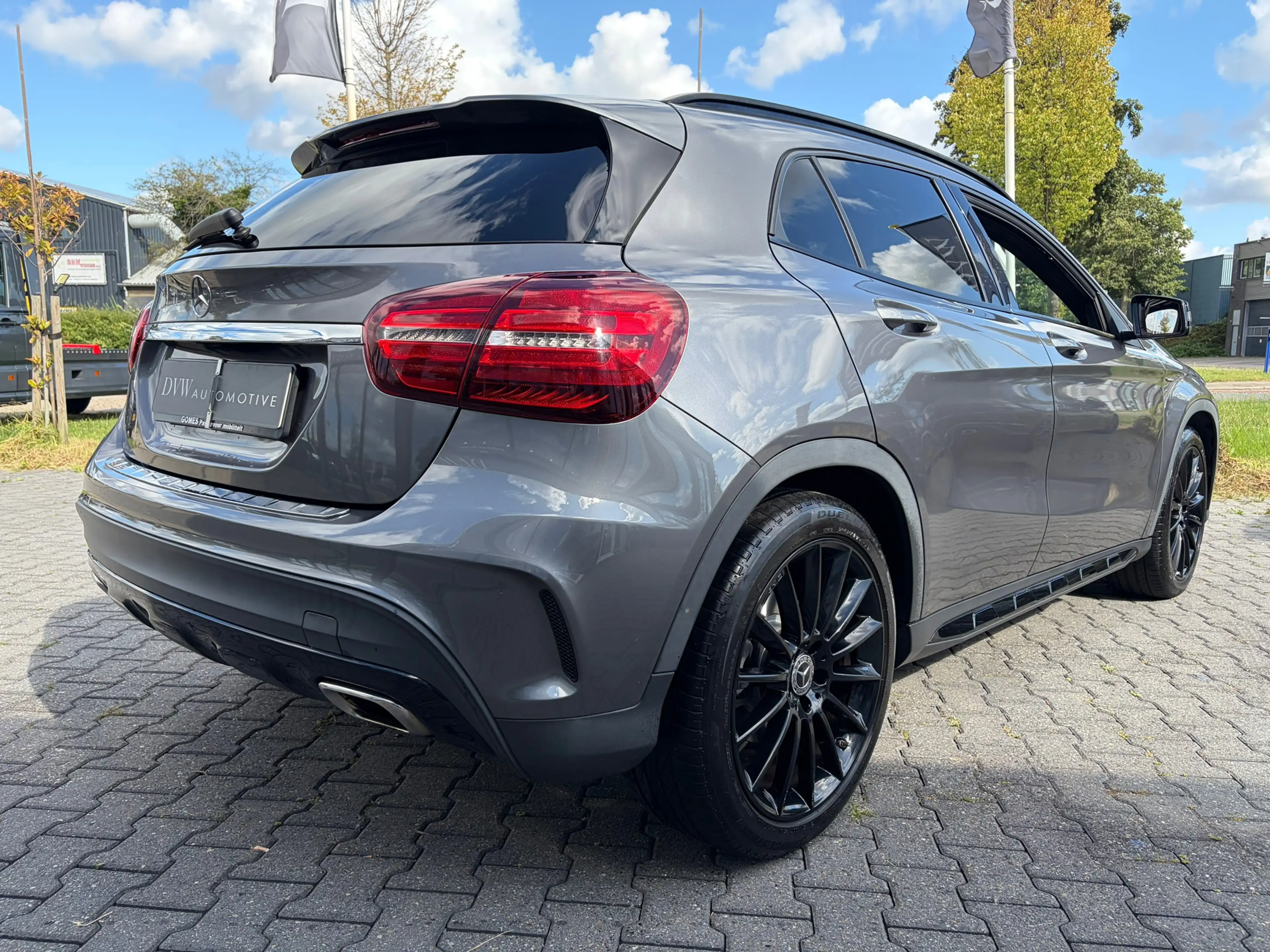 Mercedes-Benz GLA 180 Sport Edition Premium — photo 4