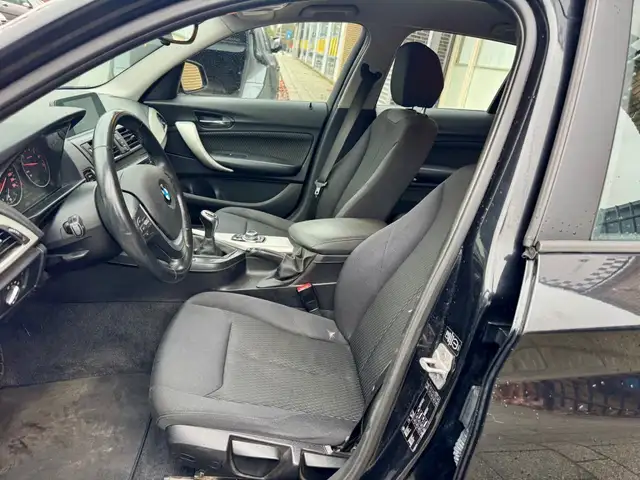 BMW 1 Series view 10