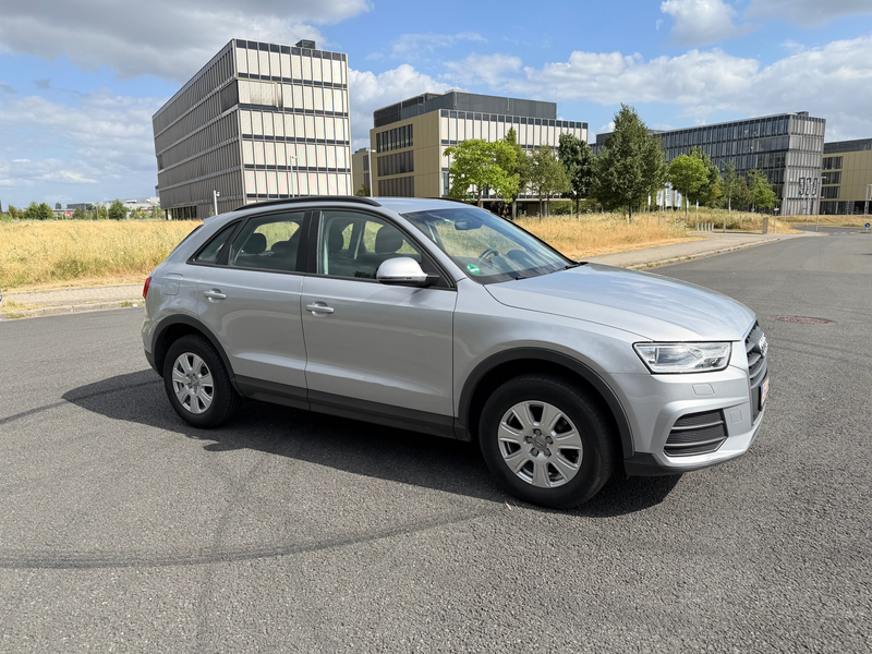 Audi Q3 Scheckheft Sitzheizung 2-Zonen Klima PDC Tempomat S-line Fahrwerk Xenon — photo 10