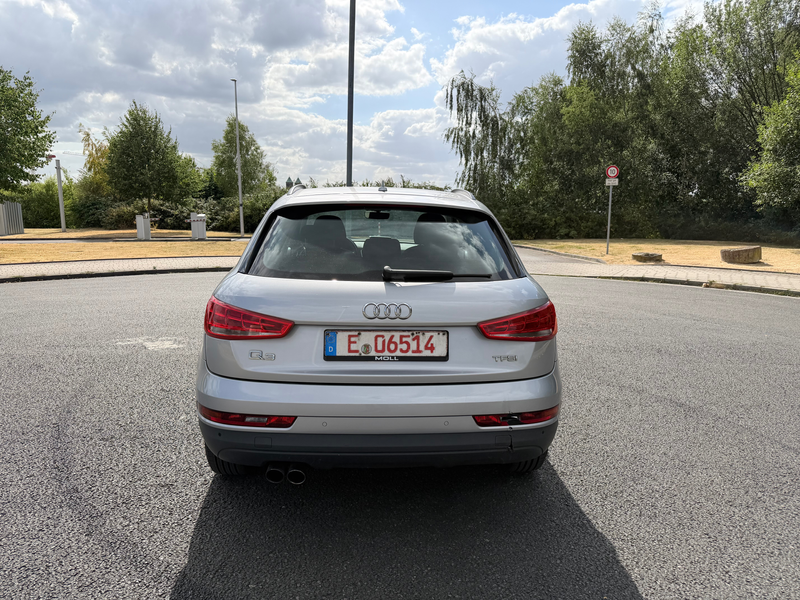 Audi Q3 Scheckheft Sitzheizung 2-Zonen Klima PDC Tempomat S-line Fahrwerk Xenon — photo 6