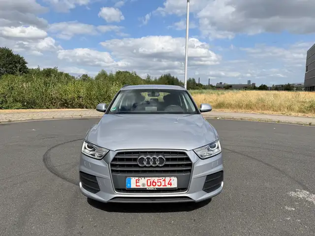 Audi Q3 Scheckheft Sitzheizung 2 Zonen Klima PDC Tempomat S line Fahrwerk Xenon
