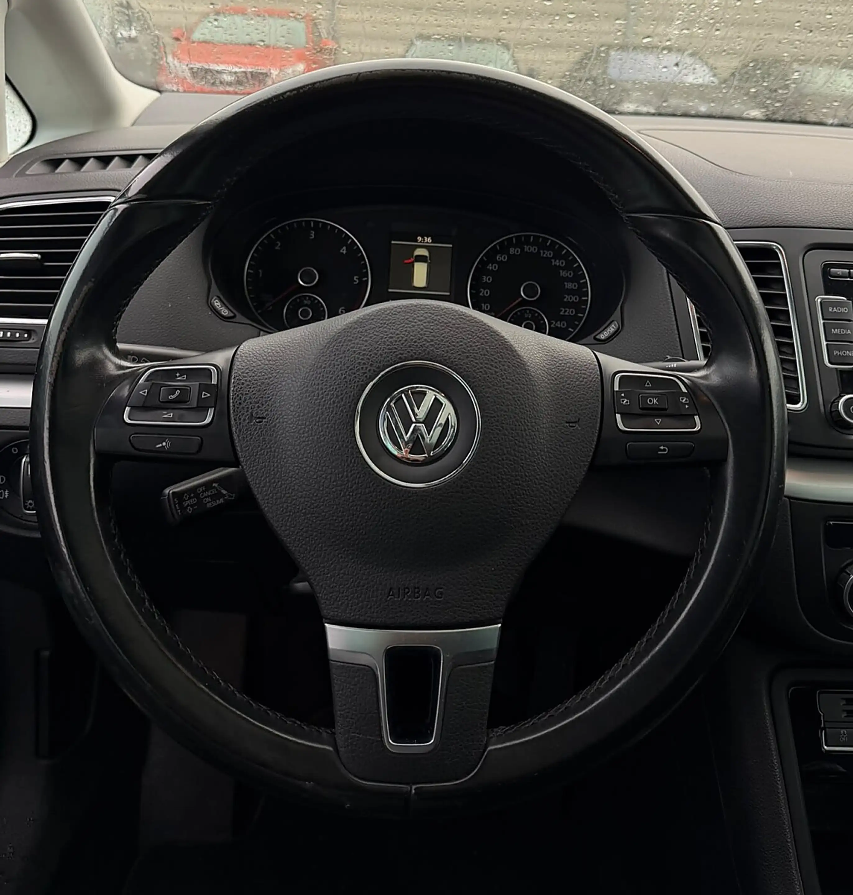 Volkswagen Sharan Sky 2.0 TDI — photo 8