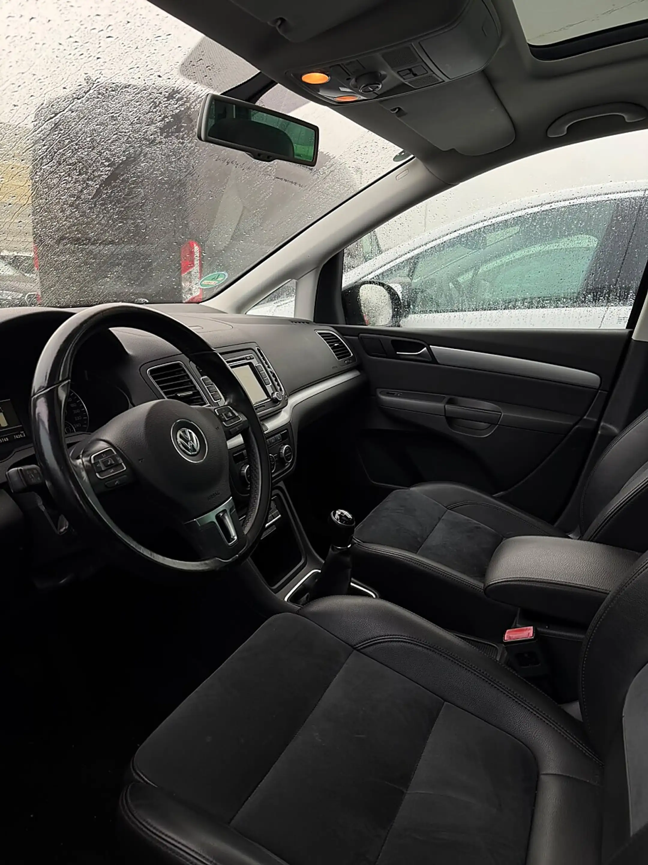Volkswagen Sharan Sky 2.0 TDI — photo 9