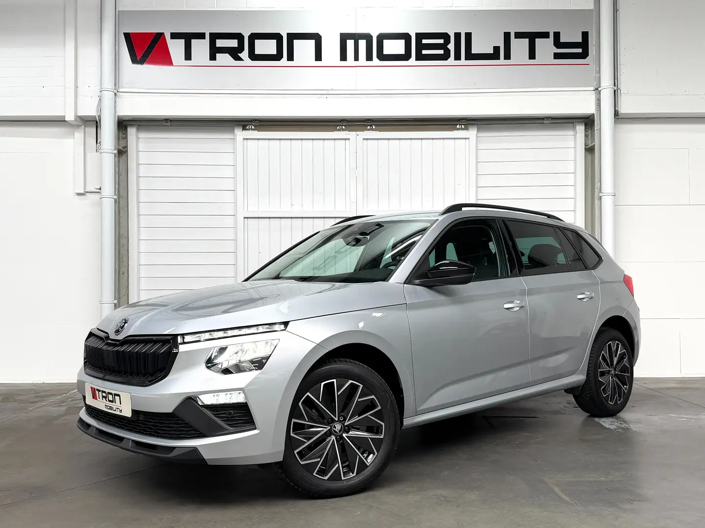 Skoda Kamiq Kamiq 1.0 TSI DSG CAMERA*DAB*CARPLAY*LED*CC*PDC Plateado - 1