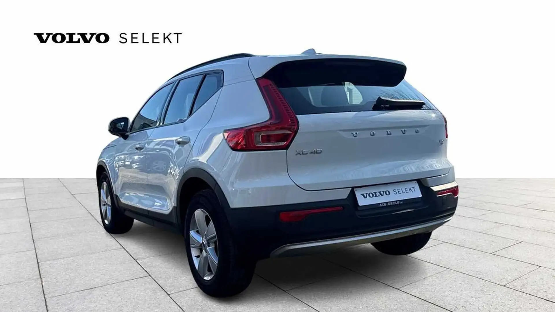 Volvo XC40 Momentum Core, T2 handgeschakeld 3YEAR WARRANTY Wit - 2