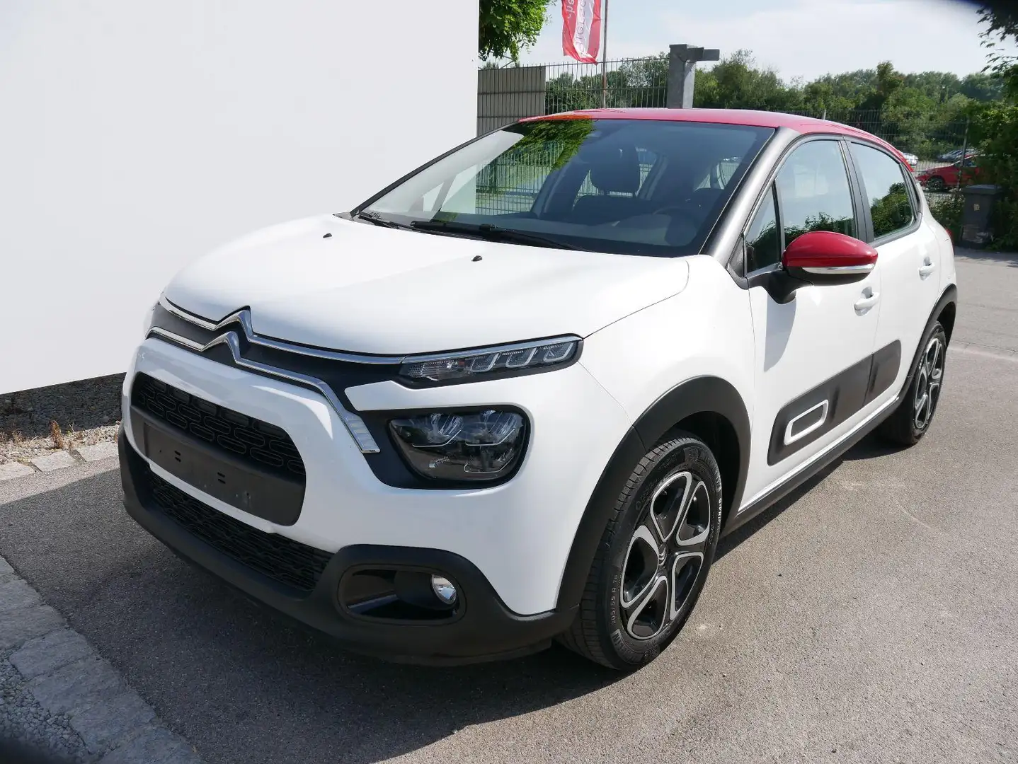 Citroen Citroën C3 PureTech *NAVI*PDC-HINTEN*LED*KLIMA*RAD Червоний - 1