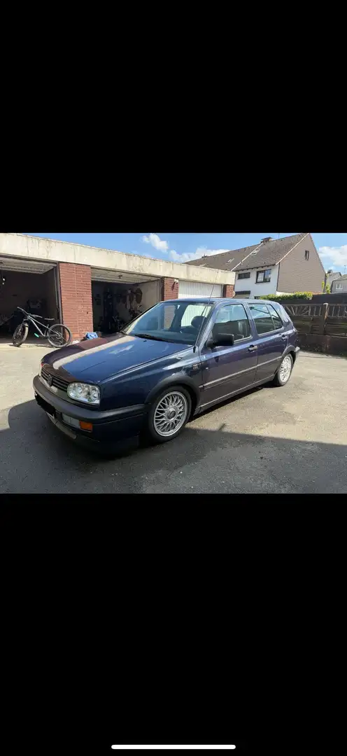 Volkswagen Golf 1.8 GT - 1