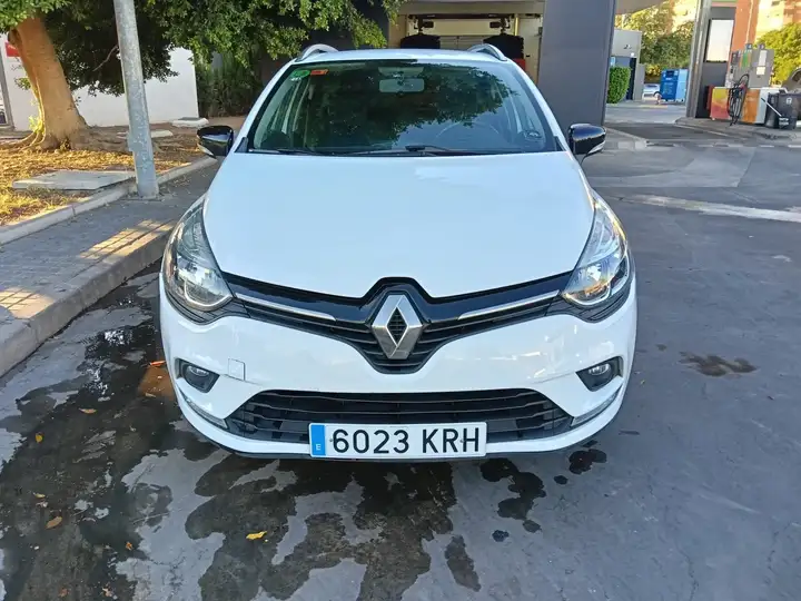 Renault Clio Sport Tourer TCe Energy Limited 2018