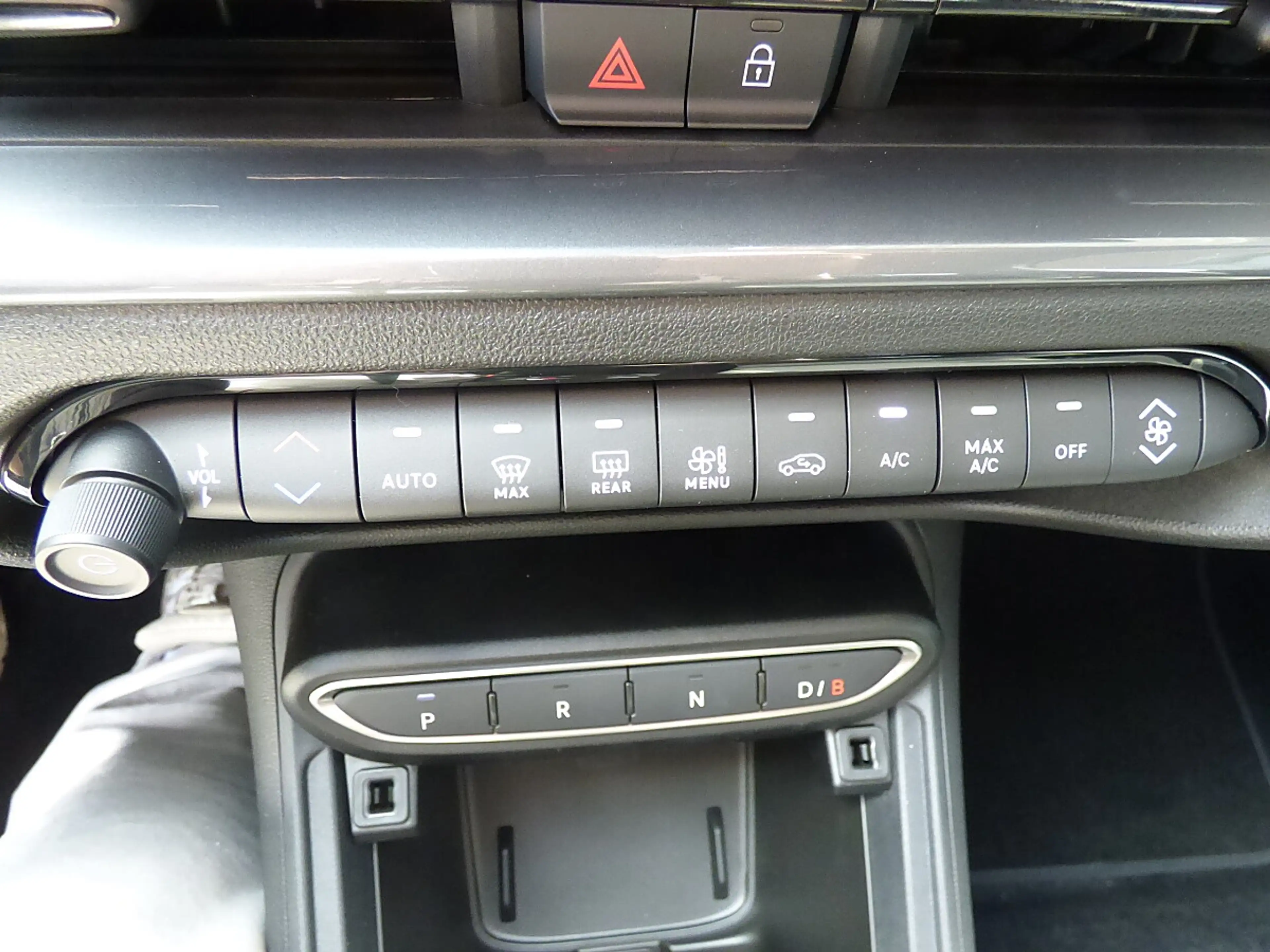 Abarth 600e 54kWh Competizione LAGER — photo 15