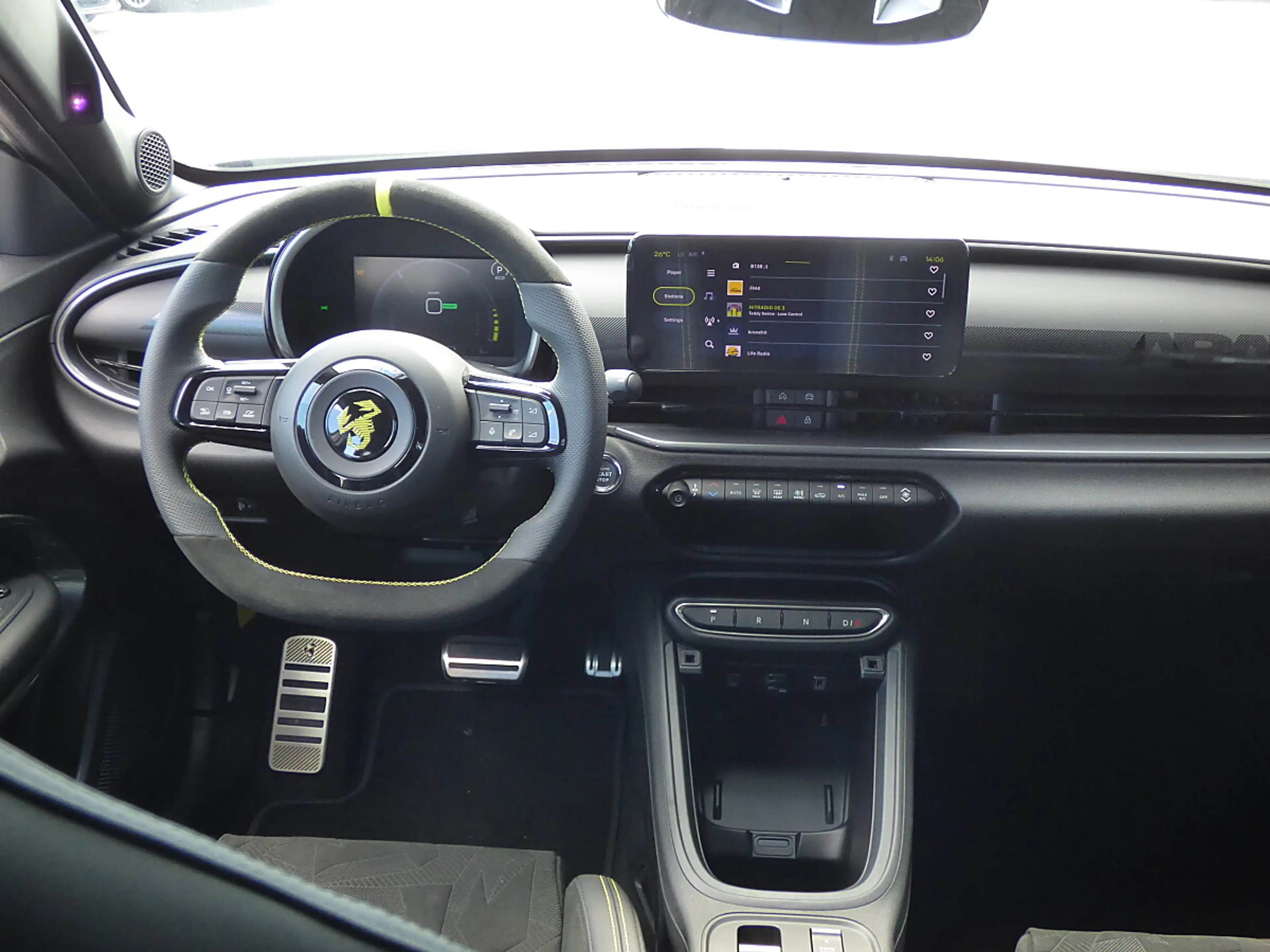 Abarth 600e 54kWh Competizione LAGER — photo 9