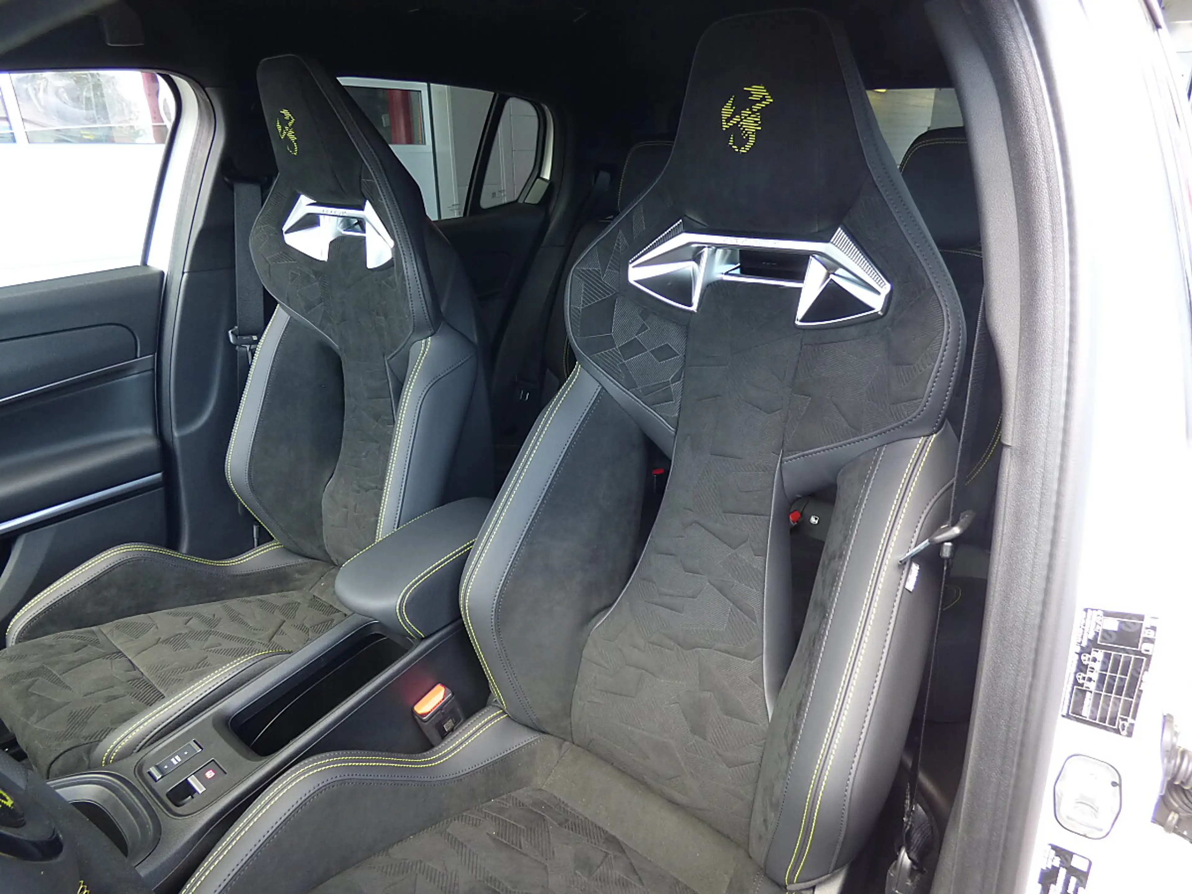 Abarth 600e 54kWh Competizione LAGER — photo 8