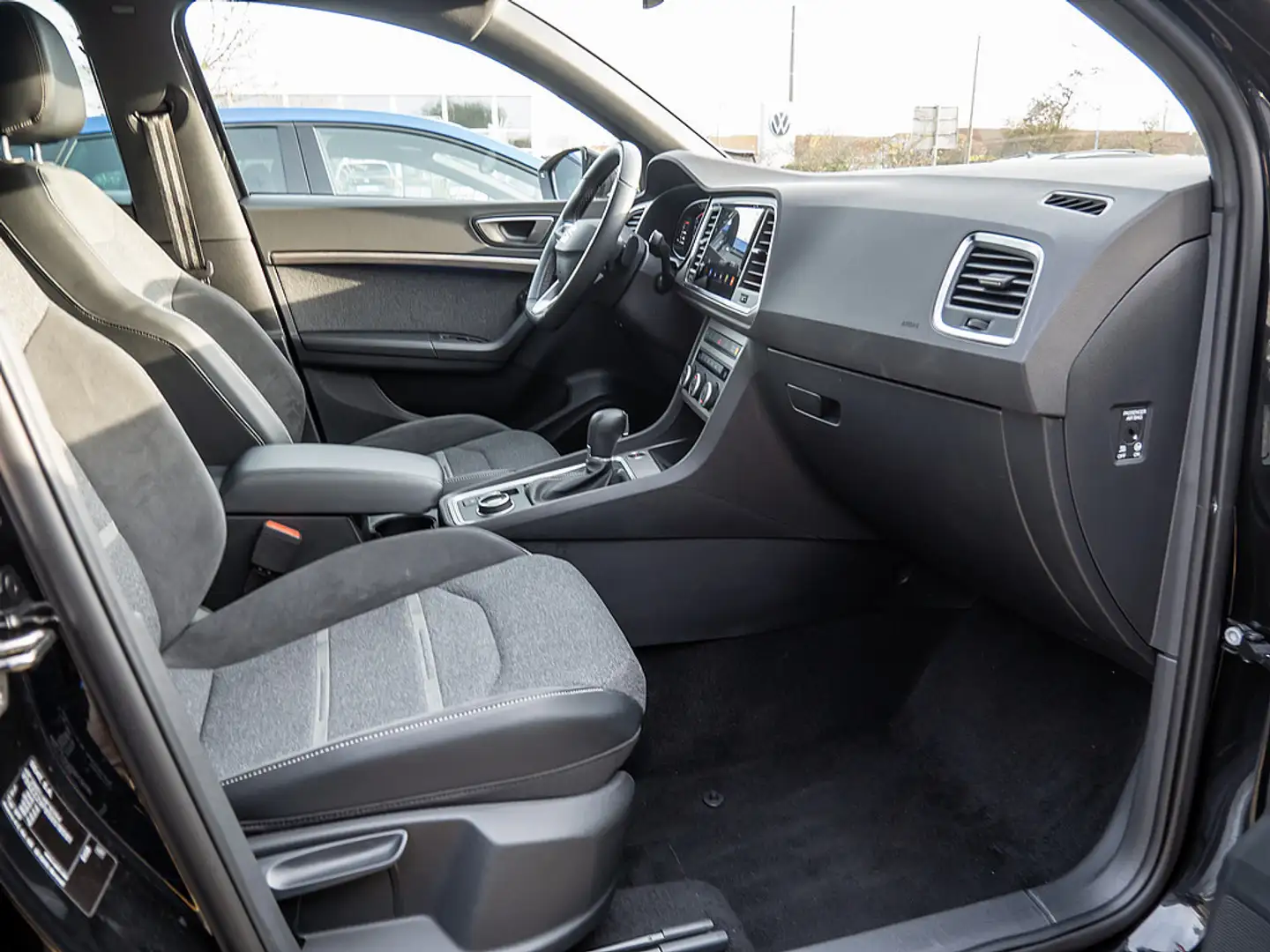 SEAT Ateca 1.5 TSI Xperience SHZ KAMERA ACC LED Schwarz - 2