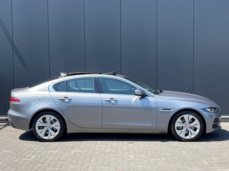 Jaguar XE 2.0 P250 Aut. Pano Leder Camera LED Carplay Androi — photo 2