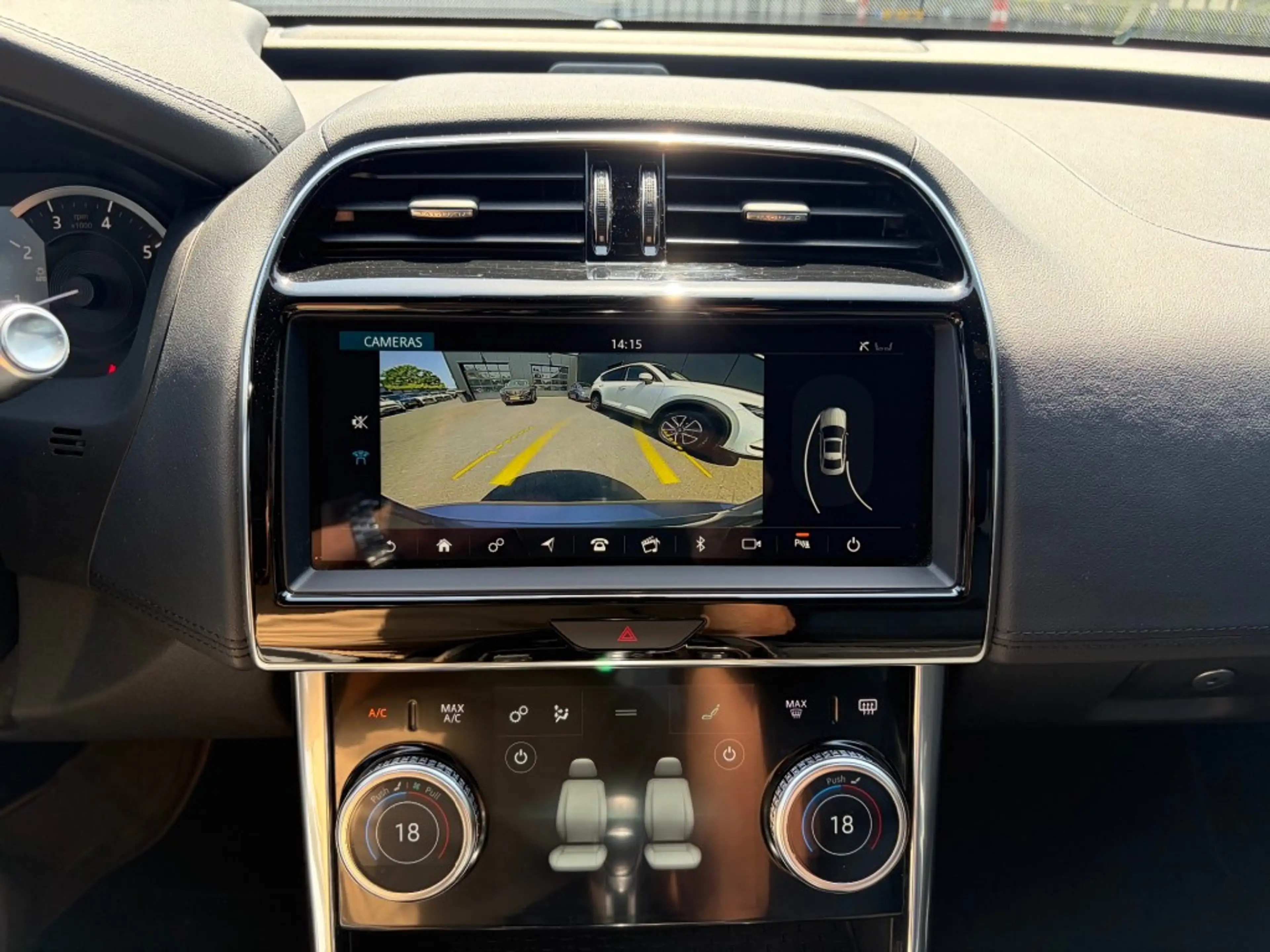 Jaguar XE 2.0 P250 Aut. Pano Leder Camera LED Carplay Androi — photo 7