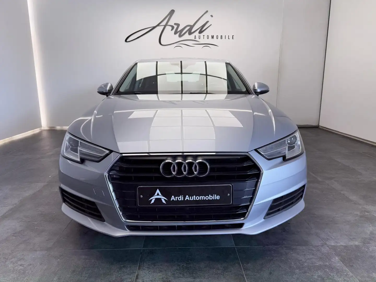 Audi A4 2.0 TDi *GARANTIE*VIRTUAL*SIEGE CHAUFF*GPS*CRUISE* Grijs - 2