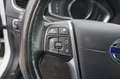 Volvo V60 D6 AWD Twin Engine Momentum R-Design Hybrid Weiß - thumbnail 26
