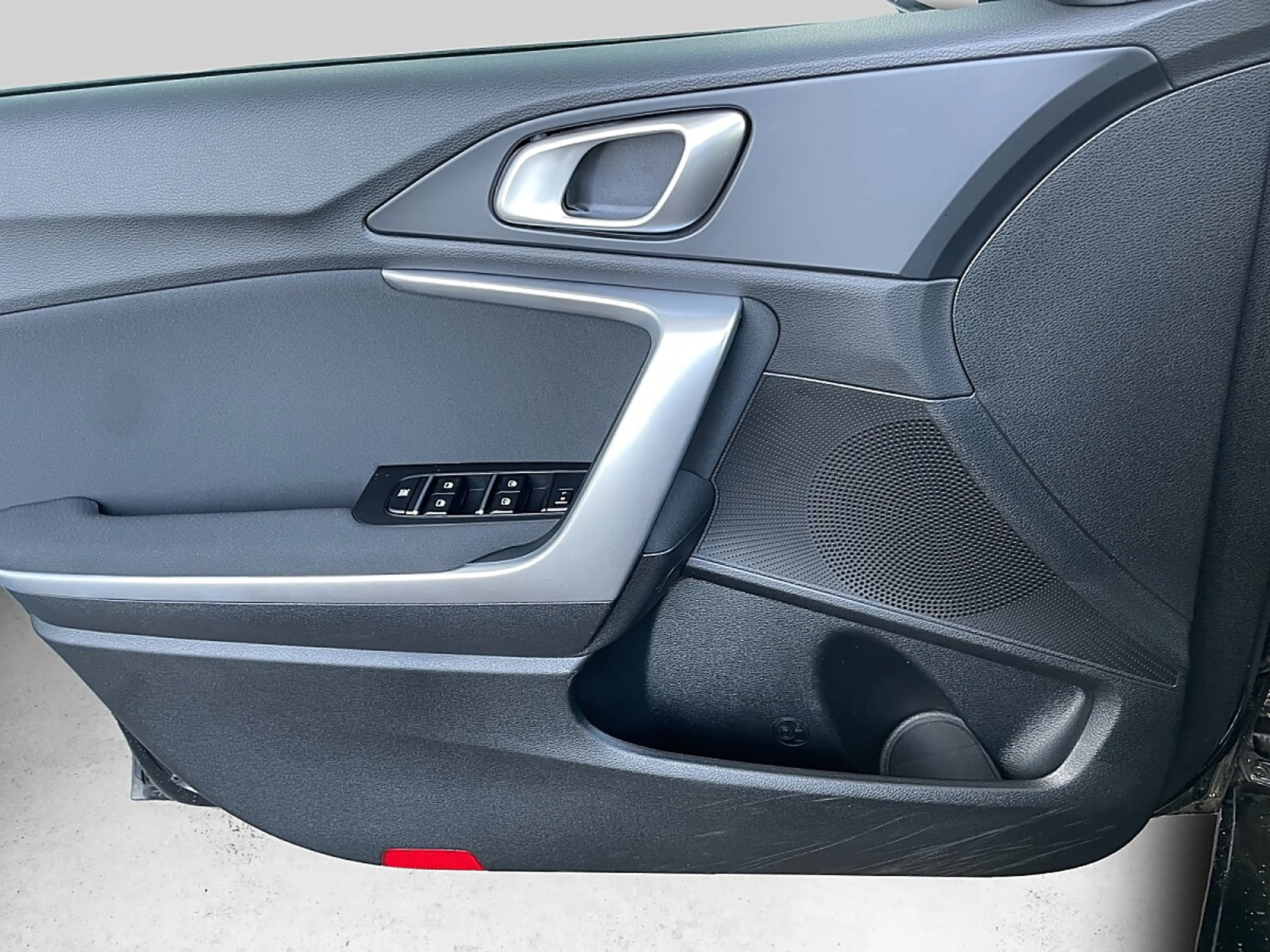 Kia Ceed / cee'd ceed 1,0 T-GDI GPF Silber — photo 8