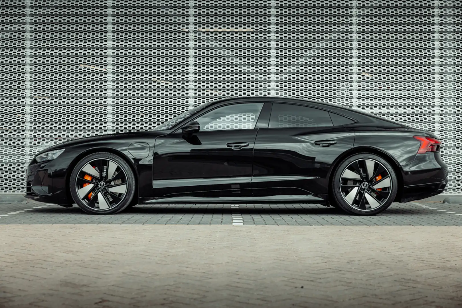 Audi e-tron GT quattro 93 kWh | Nieuw 157k | Carbon dak | 21" LM Noir - 2