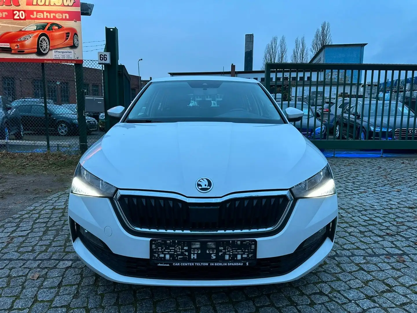Skoda Scala Ambition LED/NAVI/Automatik Weiß - 2