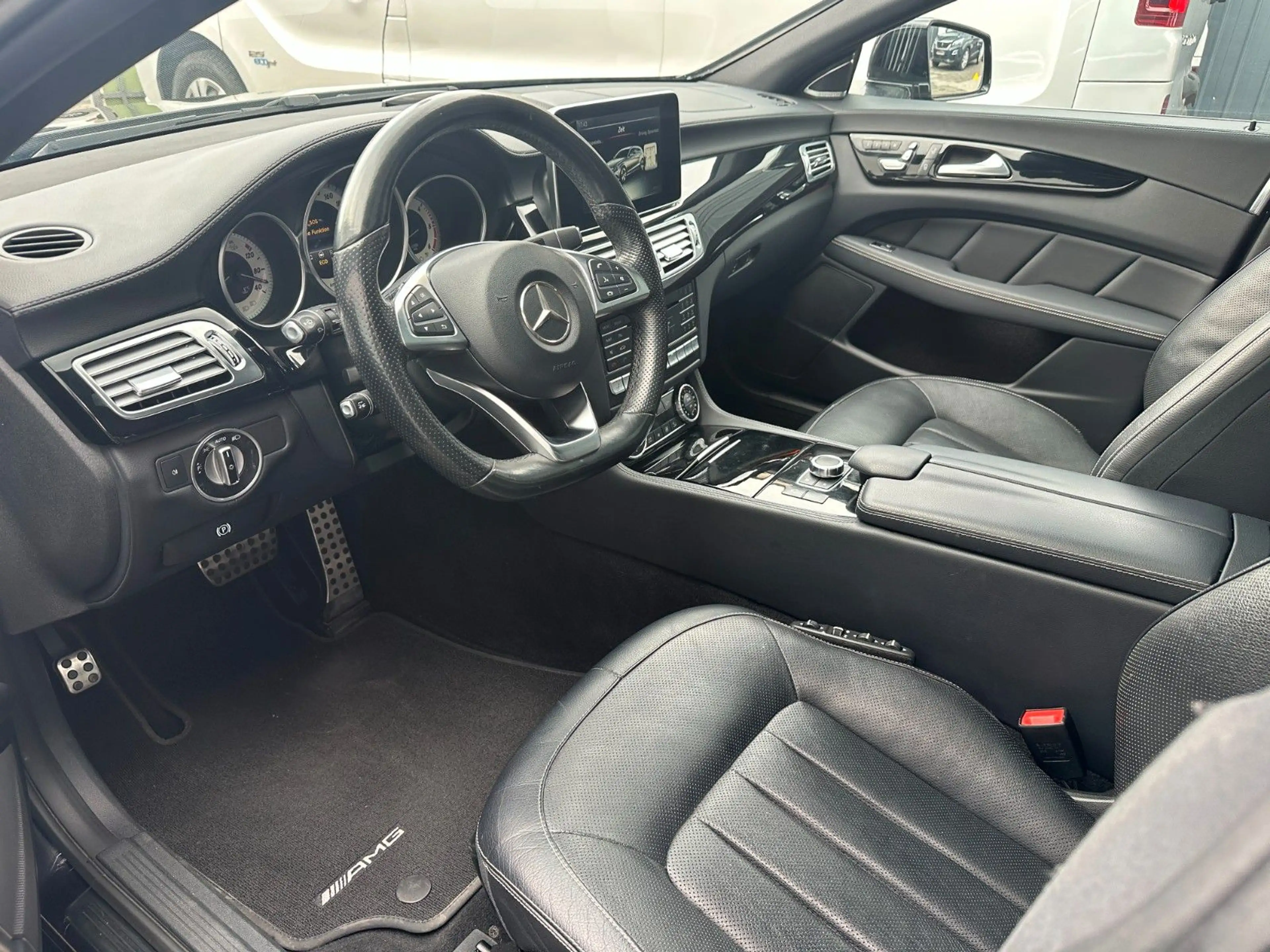 Mercedes-Benz CLS 350 CLS 350 d 4Matic AMG Leder eSD LED Navi Cam ACC — photo 4