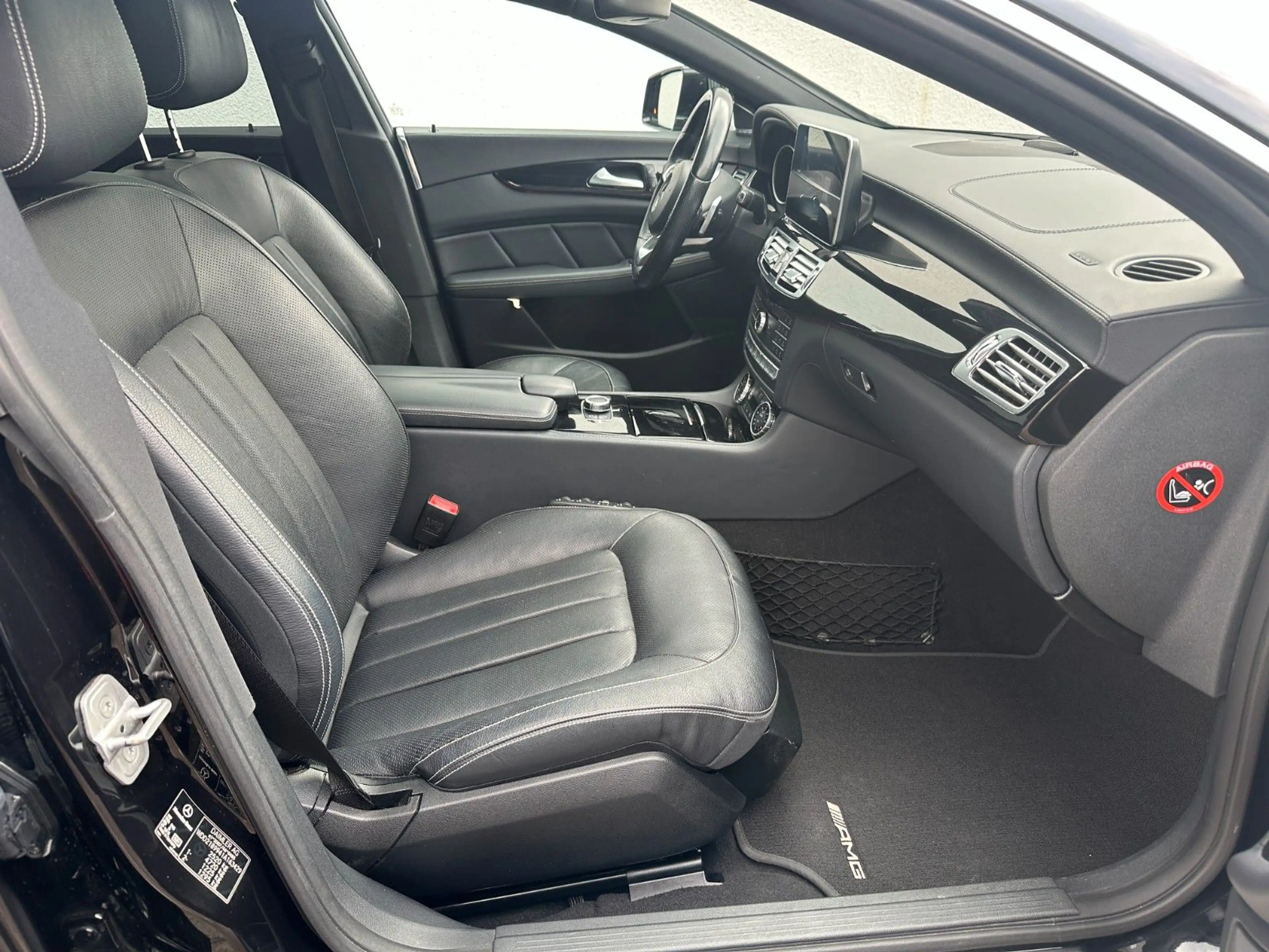 Mercedes-Benz CLS 350 CLS 350 d 4Matic AMG Leder eSD LED Navi Cam ACC — photo 9