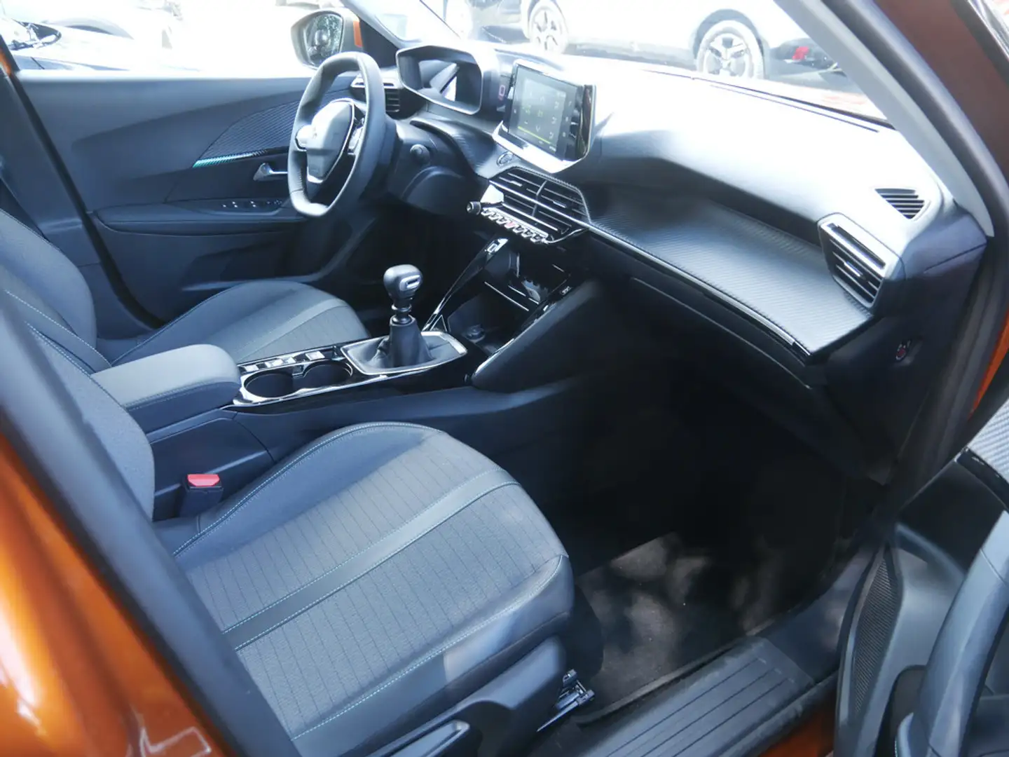 Peugeot 2008 Allure Pack PureTech 130 PDC KAMERA LED Orange - 2