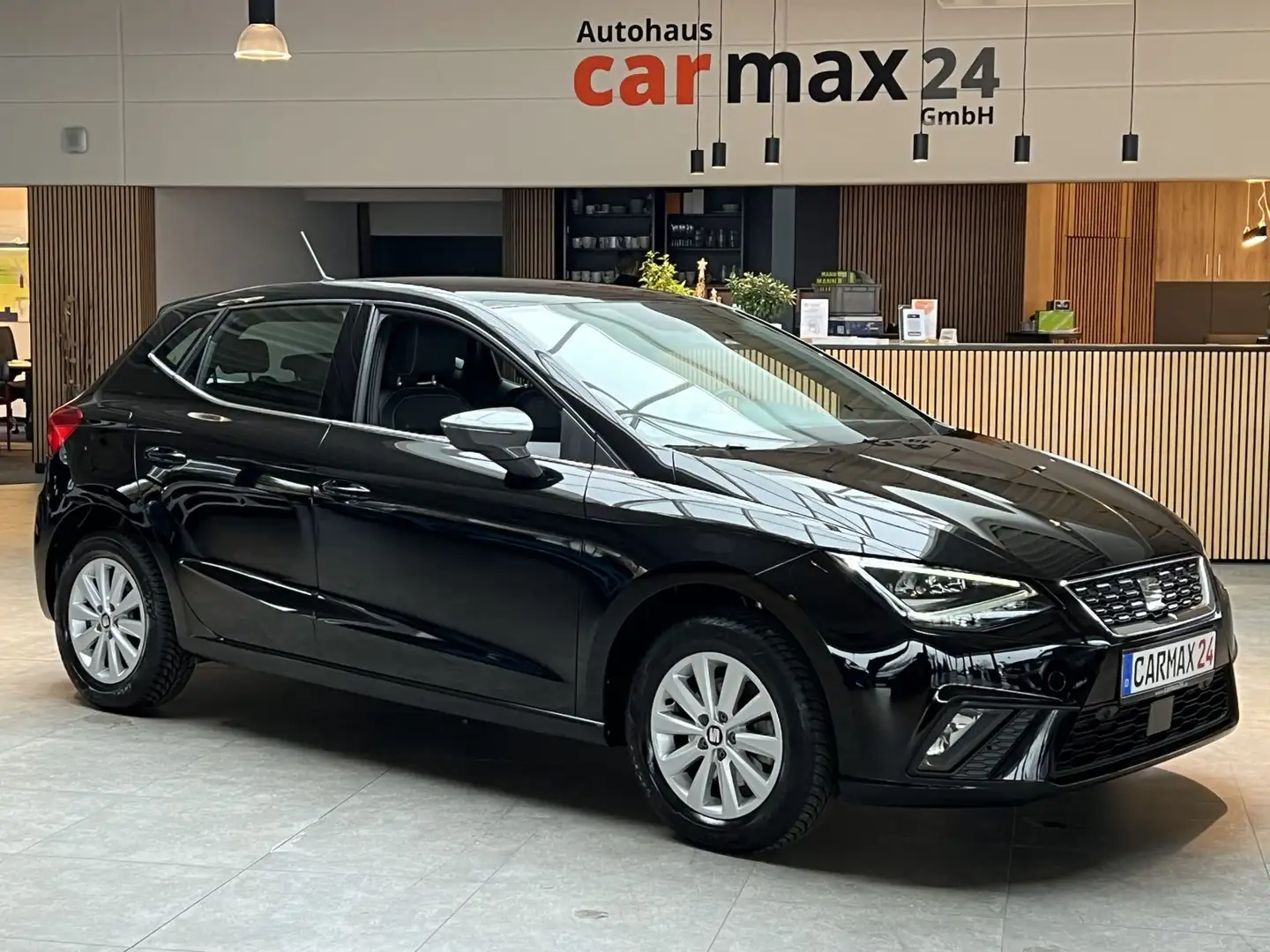 SEAT Ibiza Xcellence DSG Alcantara LED CarPlay ACC Noir - 1