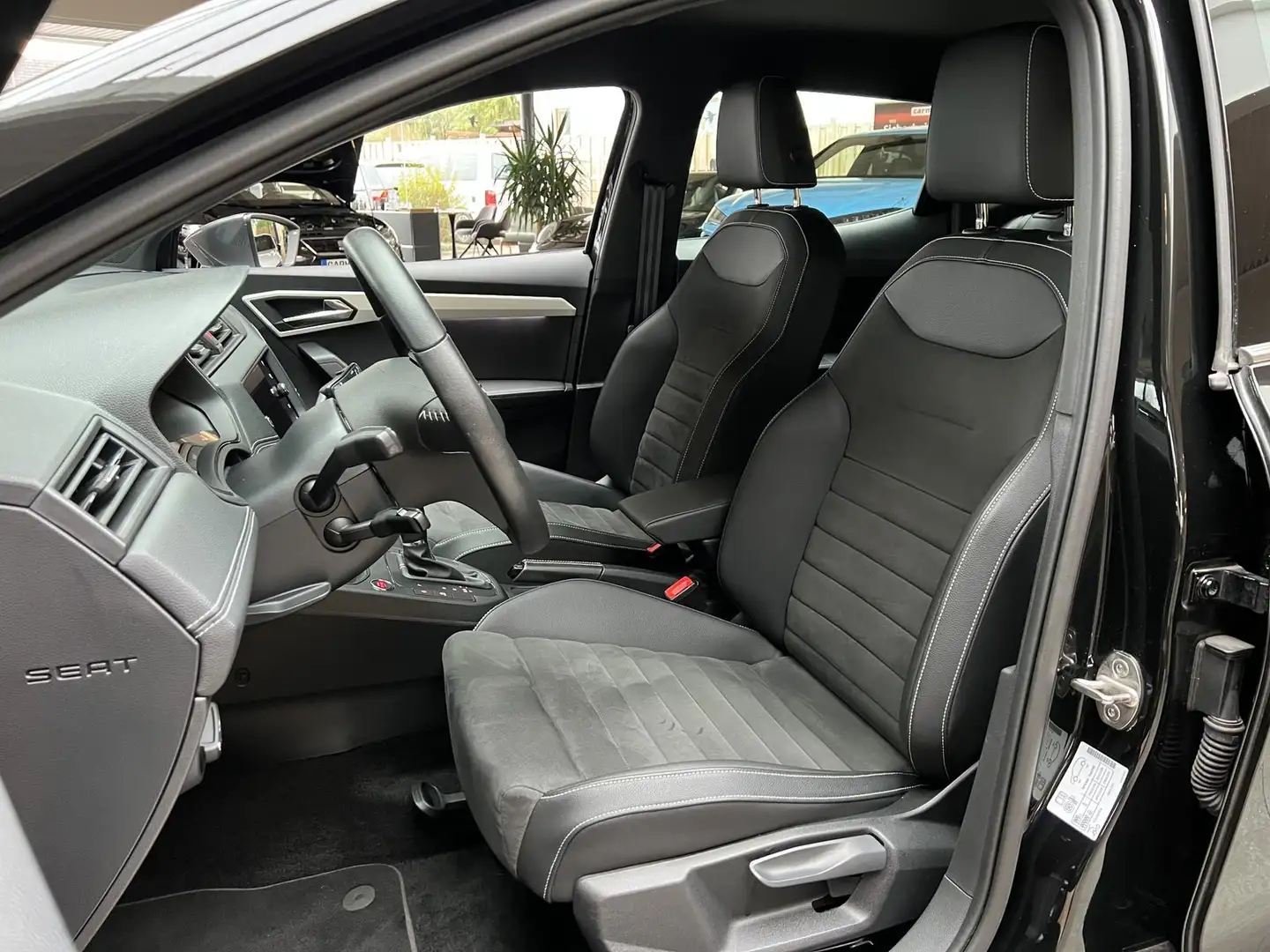 SEAT Ibiza Xcellence DSG Alcantara LED CarPlay ACC Noir - 2