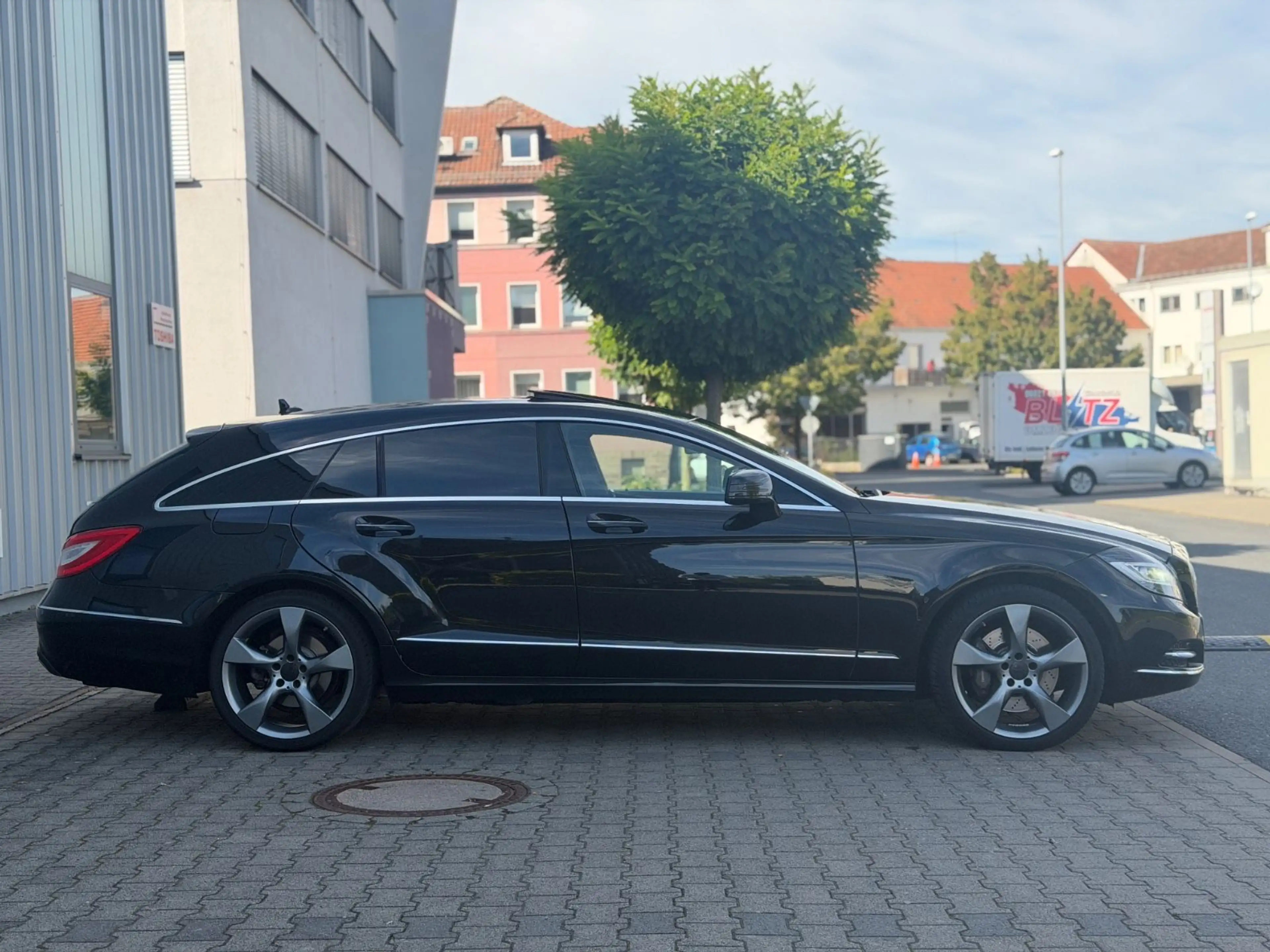 Mercedes-Benz CLS 350 S-Belüftung H&K Distronic S-Dach Voll — photo 7