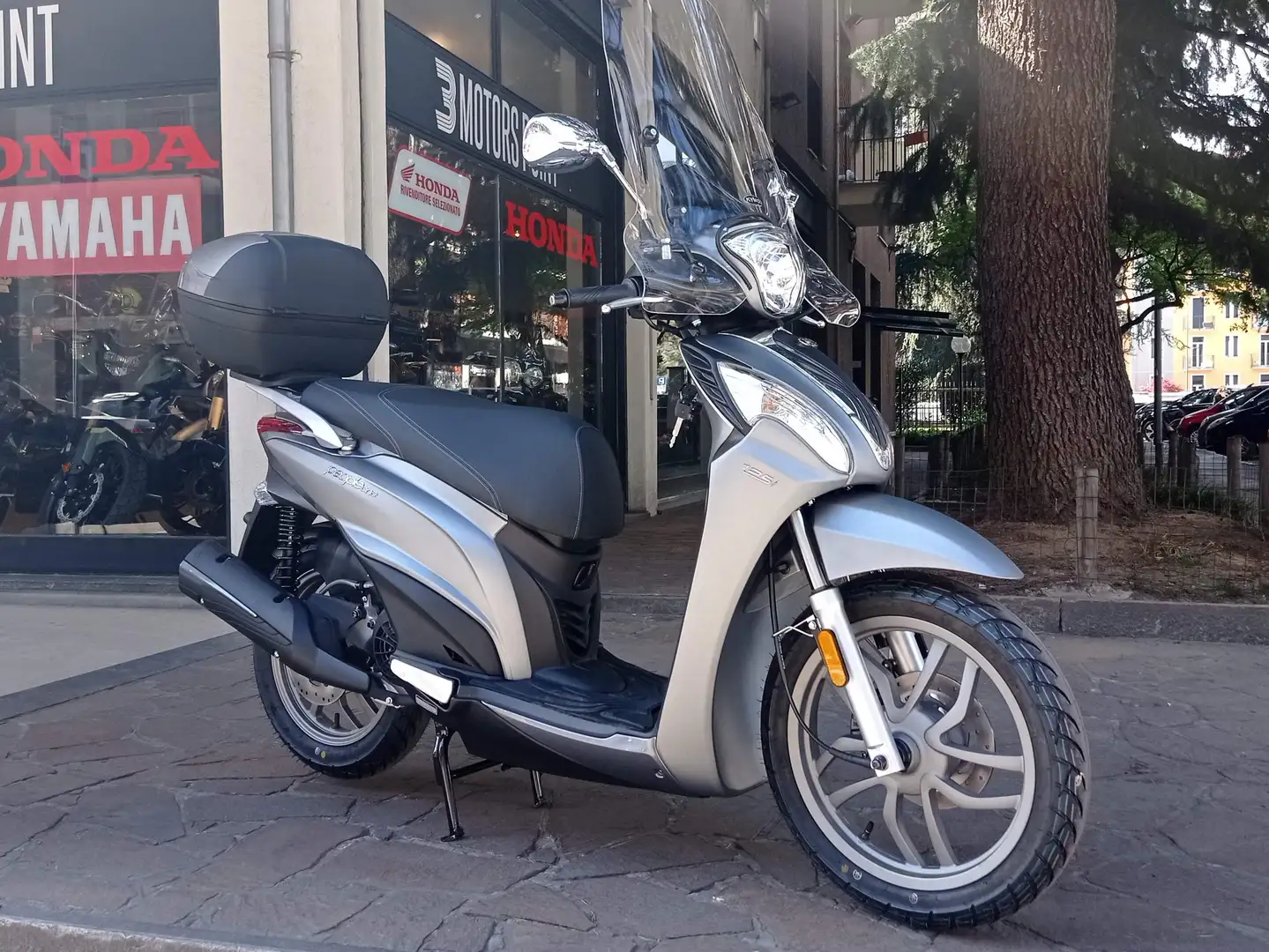nuovo Kymco People One Scooter a Milano - Mi per € 2.450,-