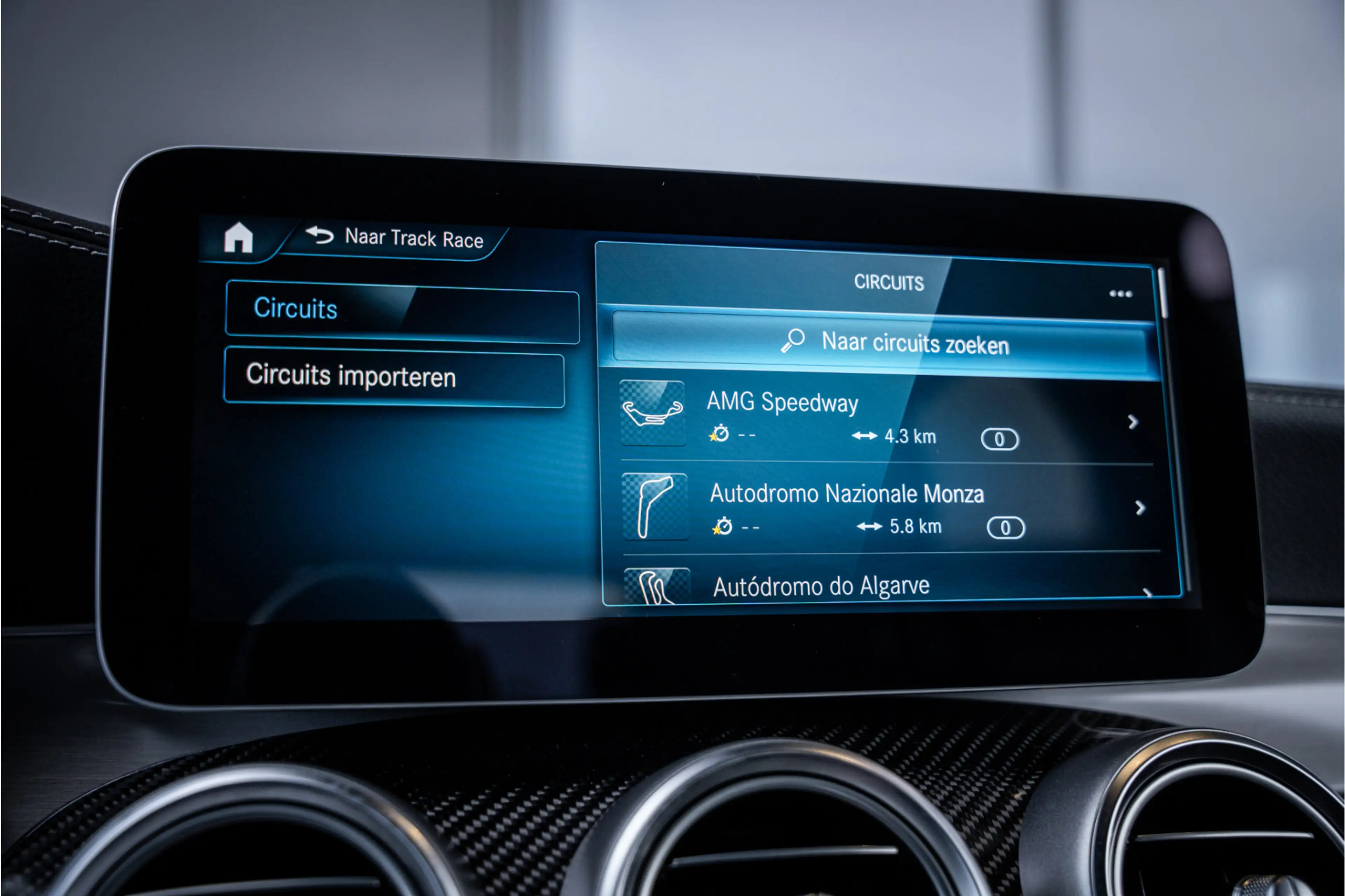 Mercedes-Benz GLC 63 AMG S 4MATIC+ - Panorama | Burmester | Carbon | Memory — photo 20