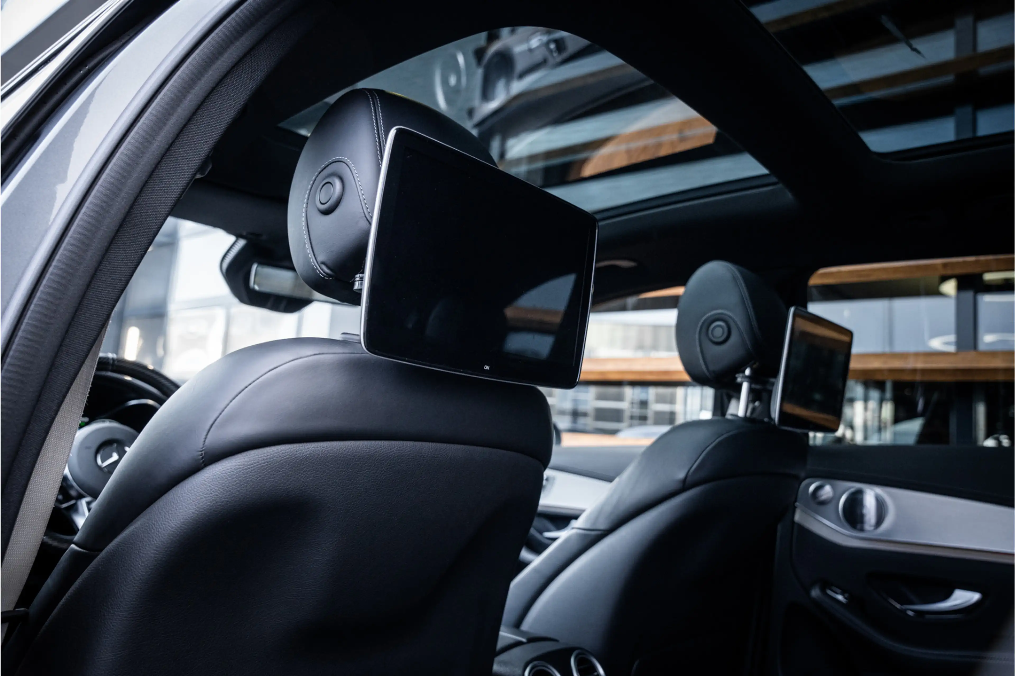 Mercedes-Benz GLC 63 AMG S 4MATIC+ - Panorama | Burmester | Carbon | Memory — photo 46