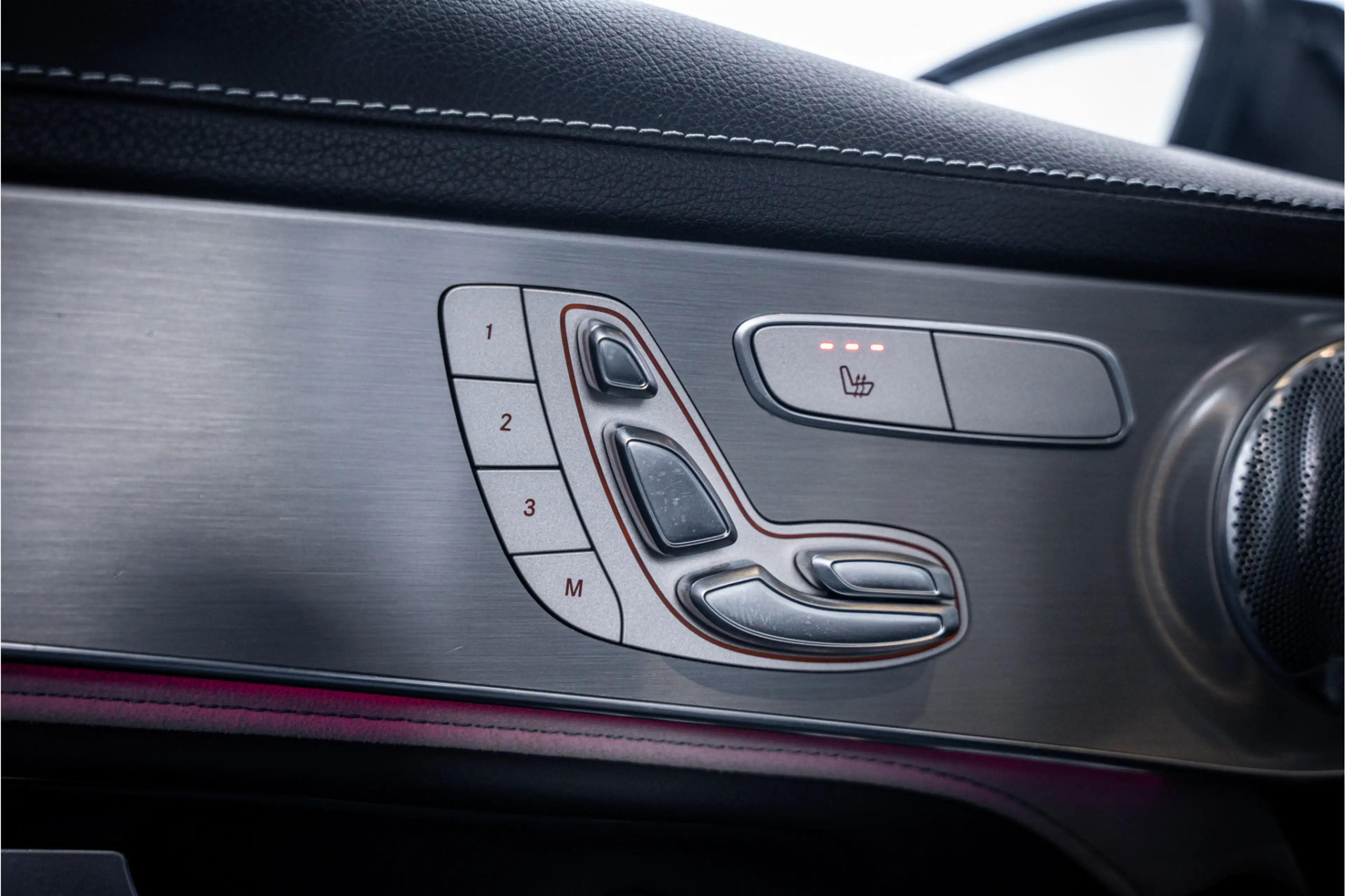 Mercedes-Benz GLC 63 AMG S 4MATIC+ - Panorama | Burmester | Carbon | Memory — photo 35