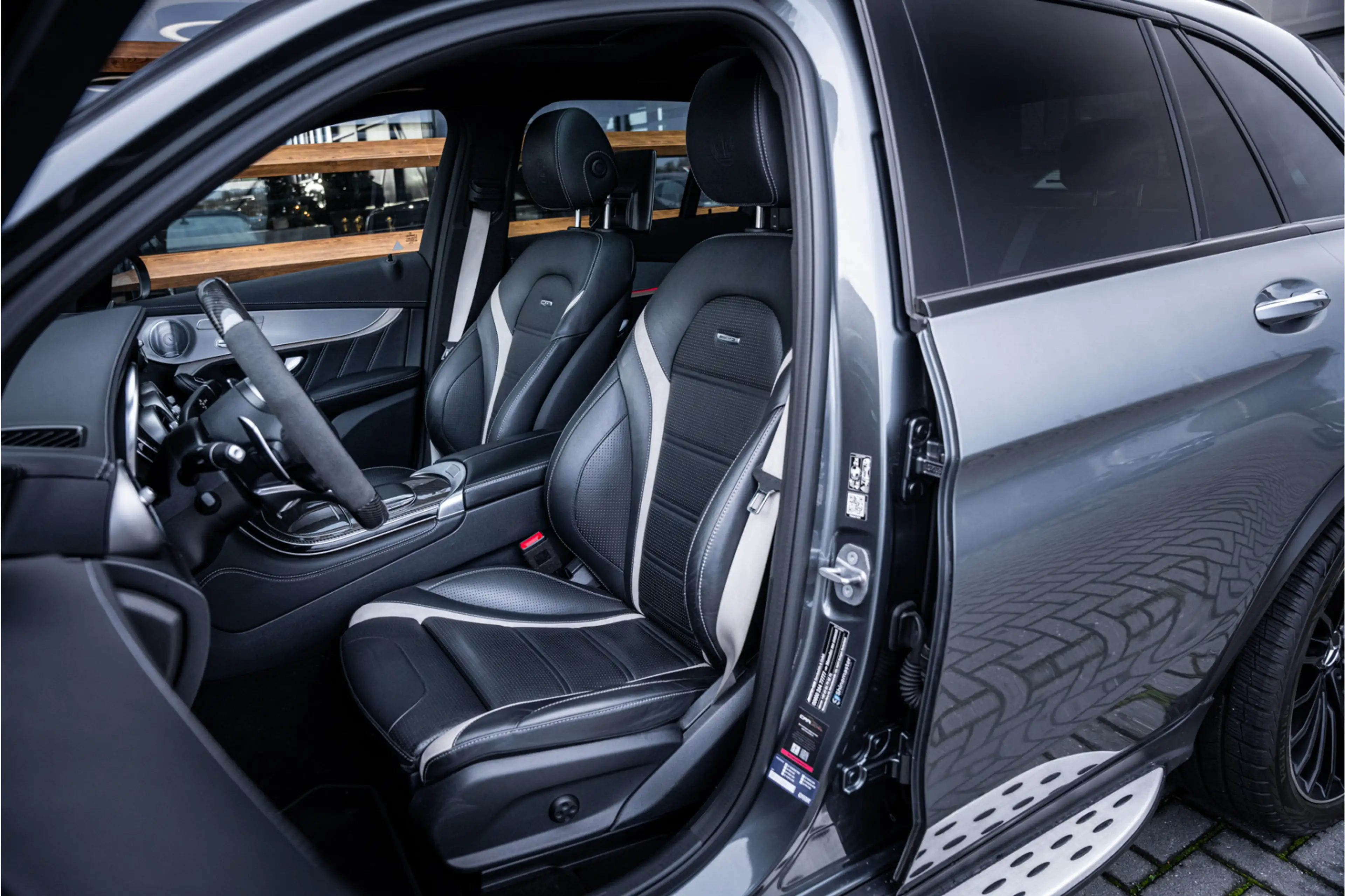 Mercedes-Benz GLC 63 AMG S 4MATIC+ - Panorama | Burmester | Carbon | Memory — photo 31