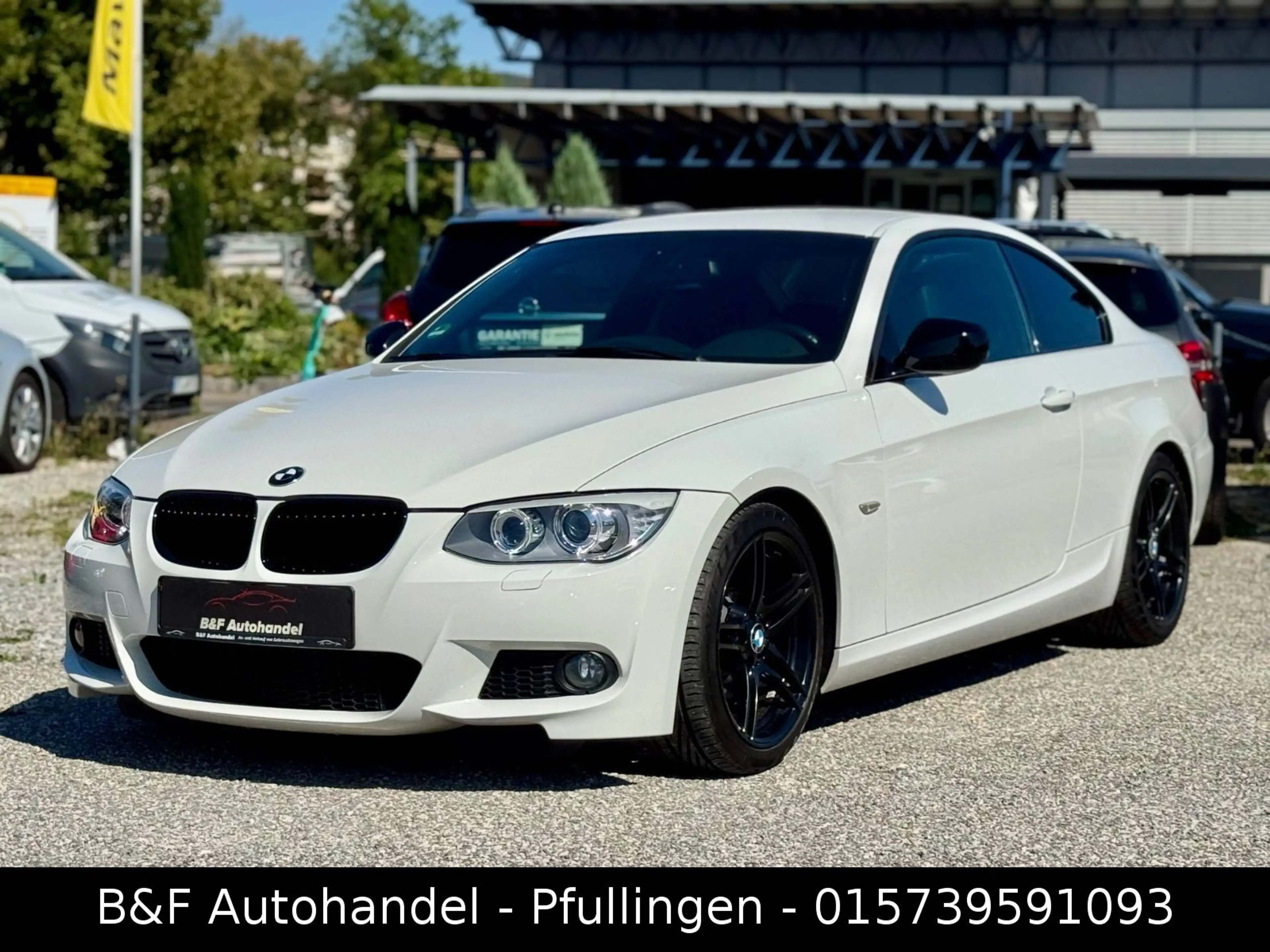 BMW 325 i Coupe M-Paket NAV XEN LEDER