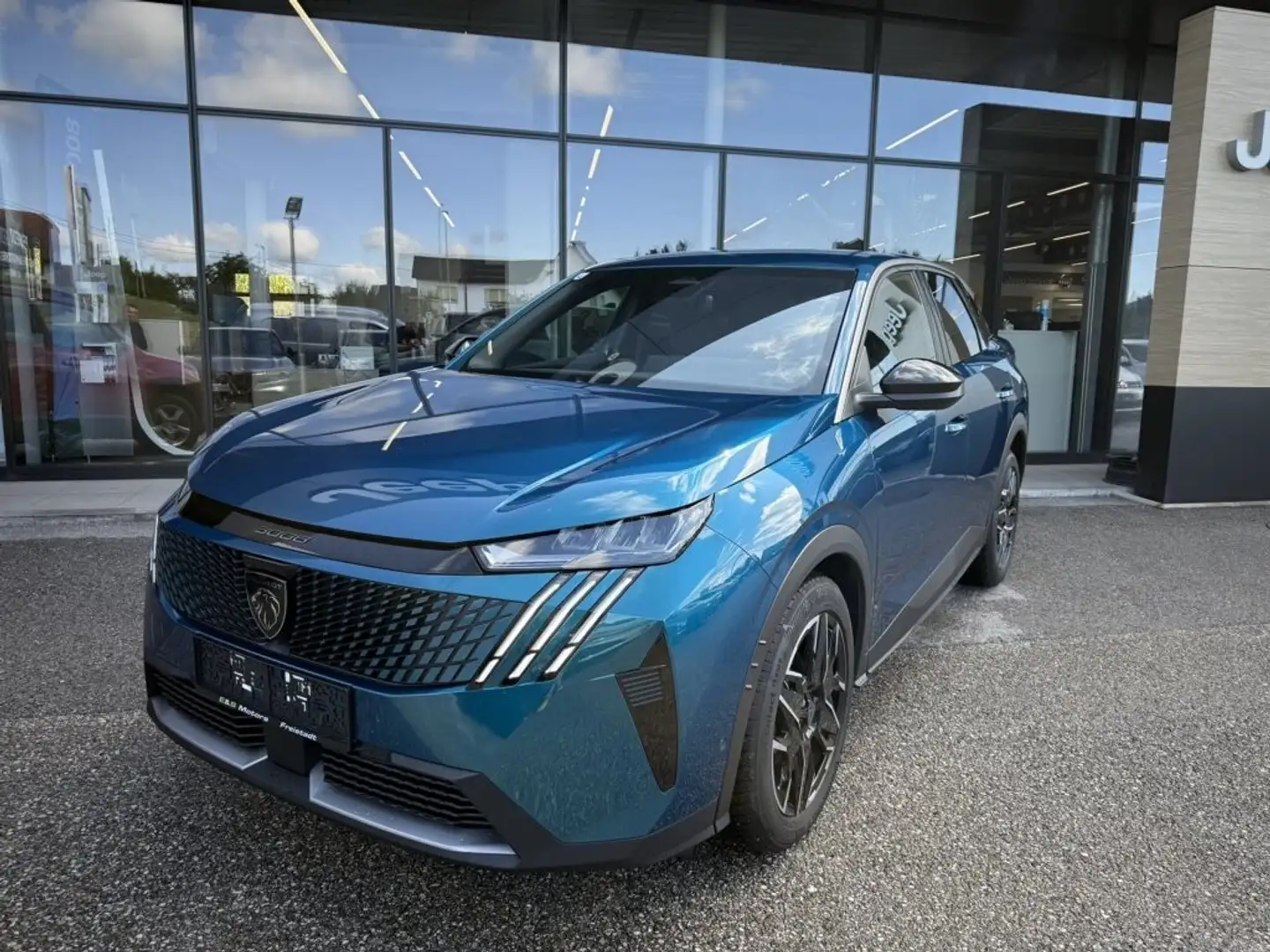 Peugeot 3008 Hybrid 136 E-DCS6 Allure Aut. Blau - 1