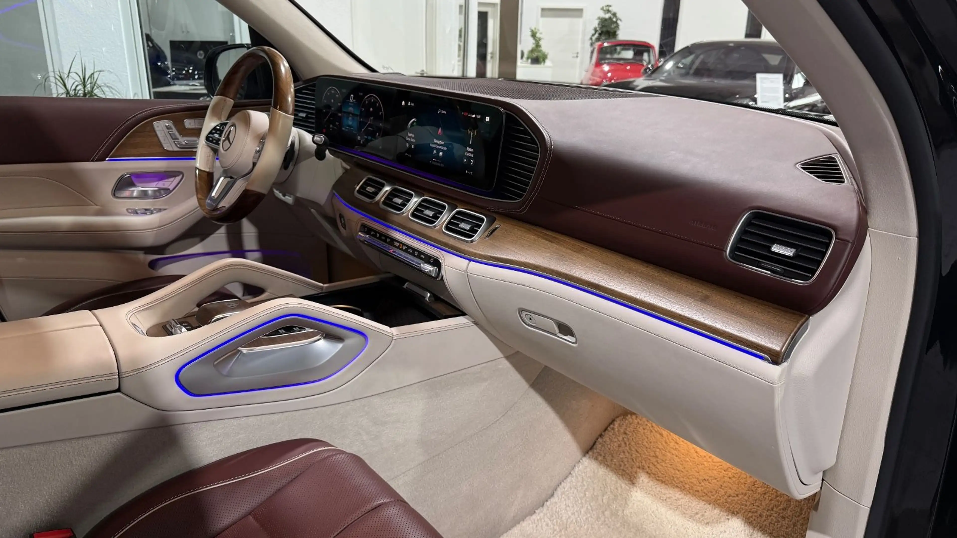 Mercedes-Benz GLS 600 Maybach 4M+ PANO AHK E-ACTIVE TRITTBRETT — photo 10