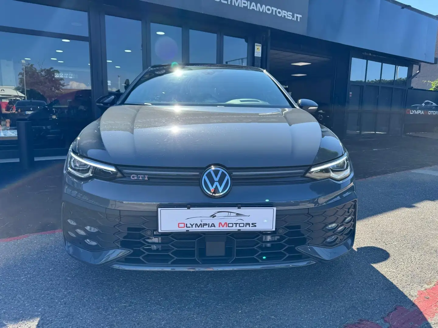 Volkswagen Golf GTI 8.5 TSI PERFORMANCE DSG NAVI LED 19 TETTO Grigio - 2