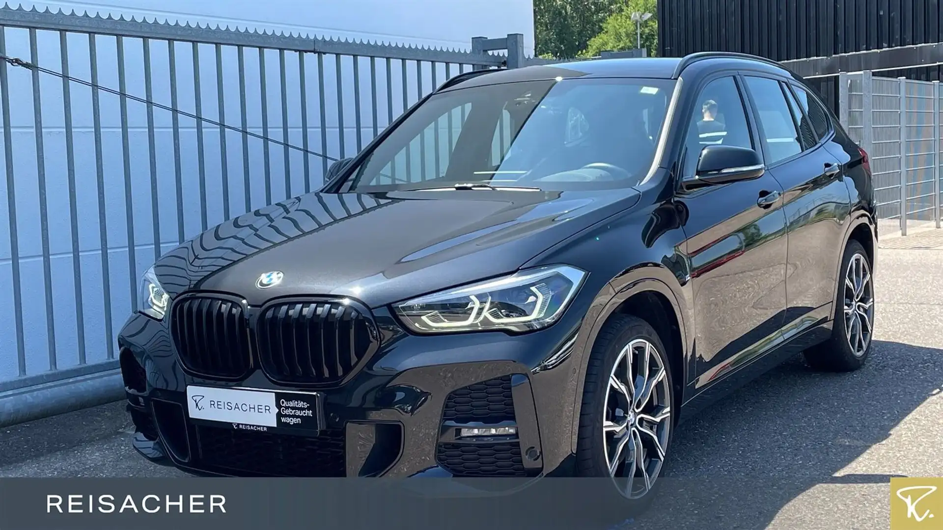 BMW X1 xDrive25dA M-Sport NAviPlus HUD ACC RFK AHK Noir - 1